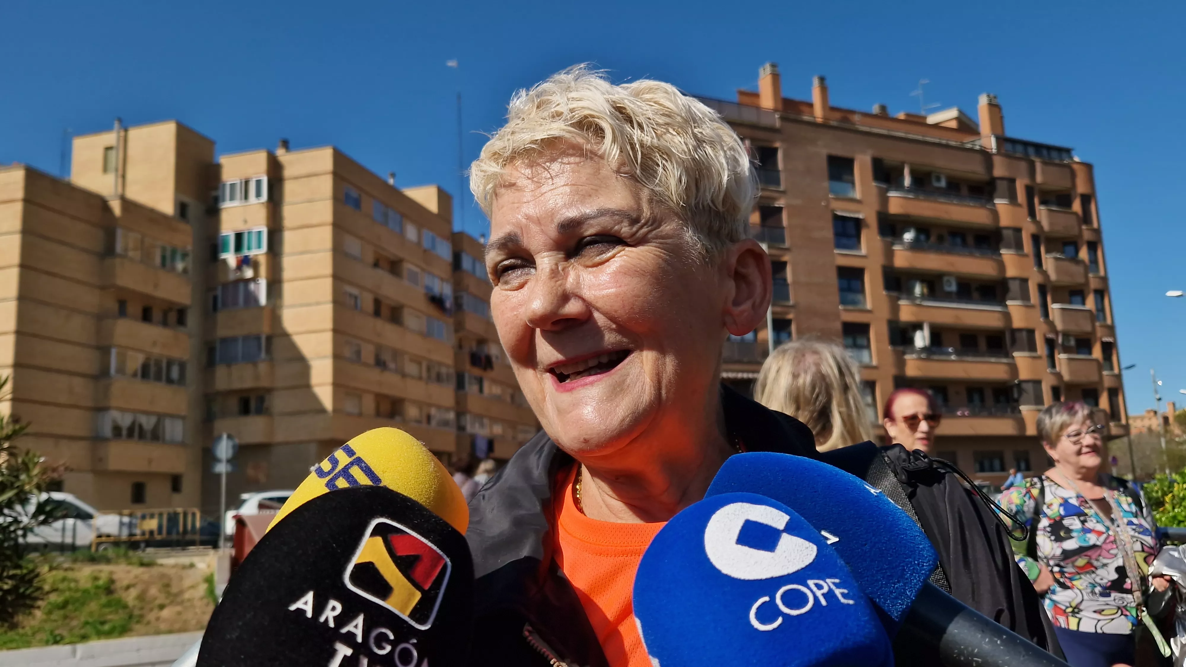  María Sarsa. Reapertura de la pasarela sobre el río Isuela. Foto Myriam Martínez 