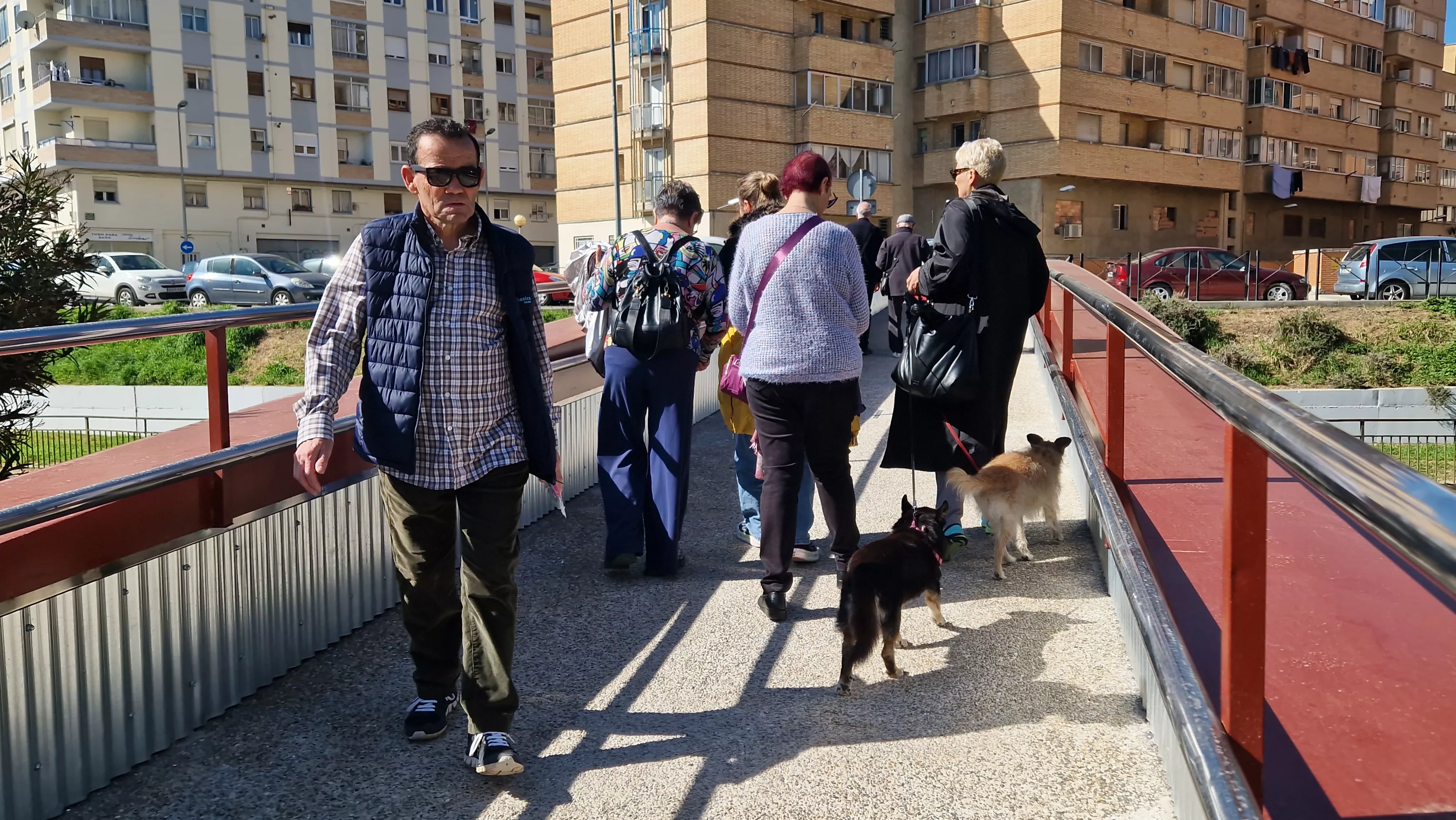  Reapertura de la pasarela sobre el río Isuela. Foto Myriam Martínez 
