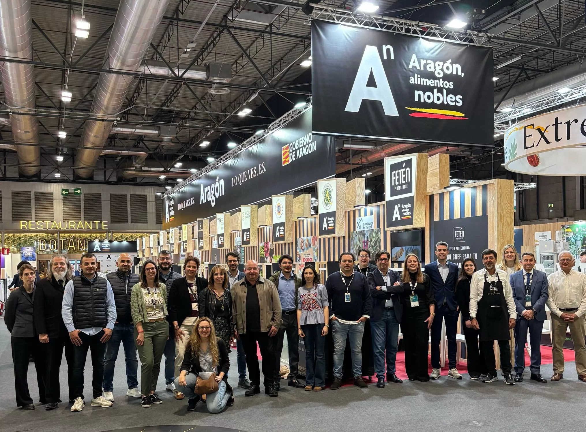 Foto de grupo de expositores en el Salón Gourmets