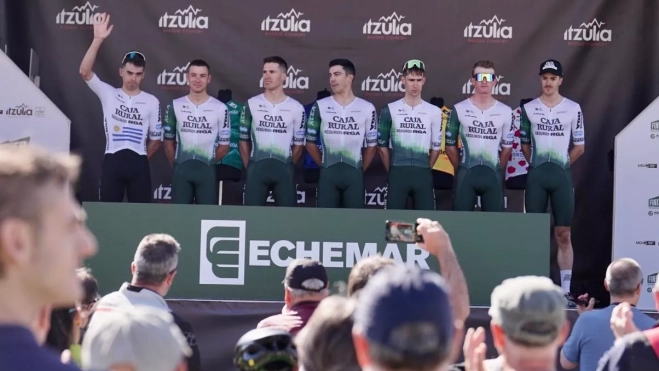 Barceló, el segundo por la izquierda. Barceló, el segundo por la izquierda.