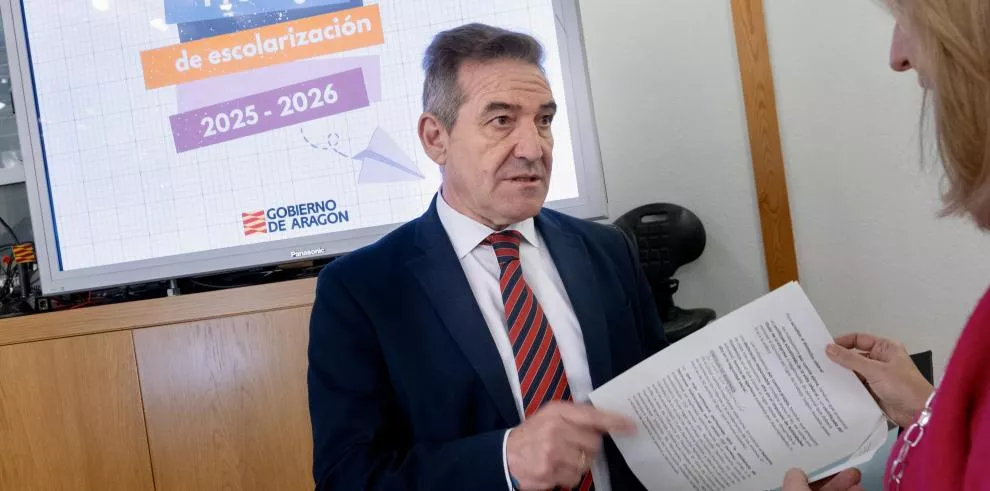 Luis Mallada, director general de Planificación, centros y Formación Profesional. uesca abrirá con 165 grupos de 3 años el curso próximo en el que se registran 64 estudiantes menos
