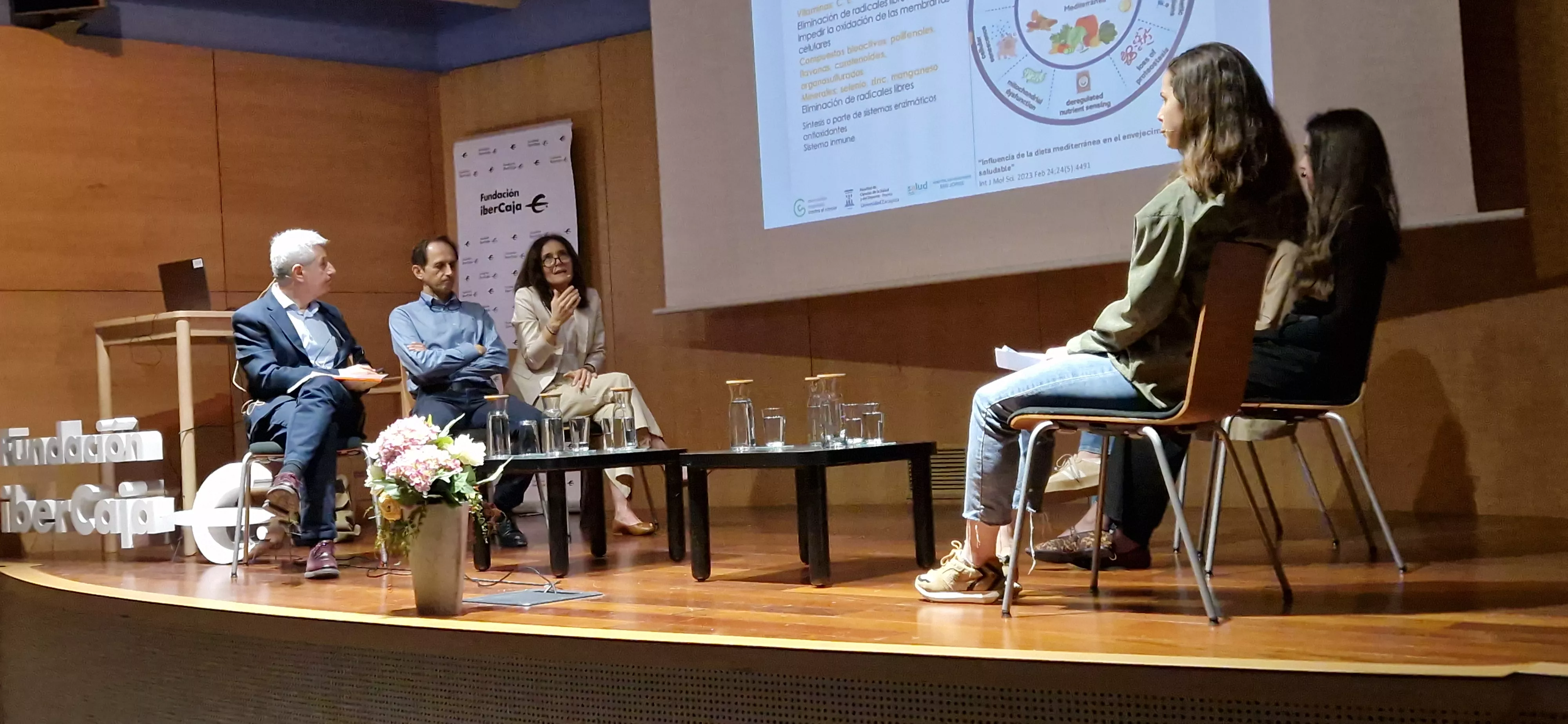 Los especialistas han analizado en la Fundación Ibercaja Huesca las claves de la enfermedad y su prevención. Foto Myriam Martínez