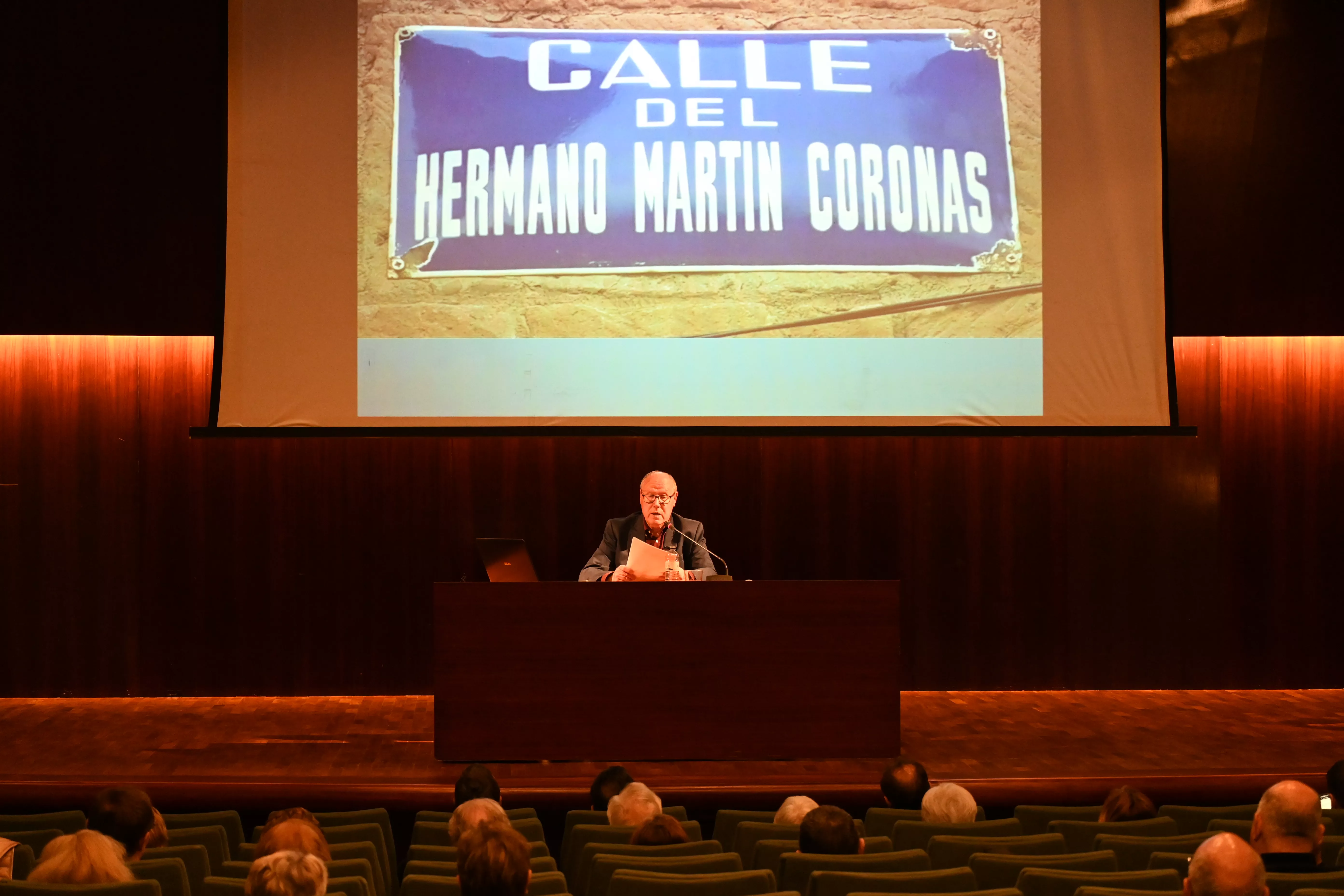 José María Nasarre, en su conferencia sobre la Semana Santa de Huesca. Foto Carlos Jalle
