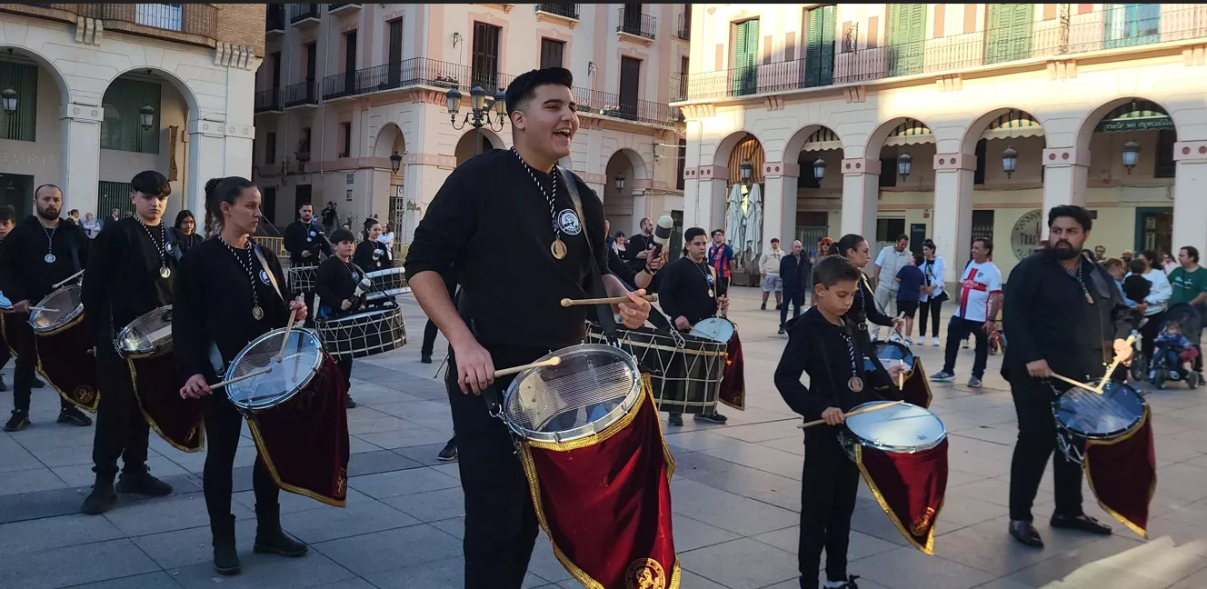 Actuación de la Cofradía del Santo Cristo de los Gitanos en Huesca, Foto Mercedes Manterola