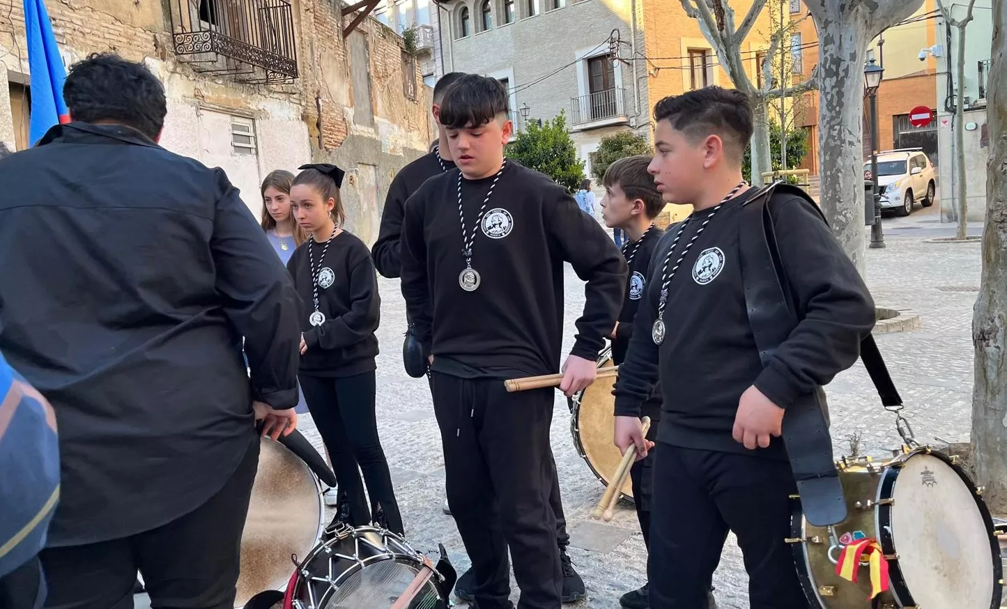 Actuación de la Cofradía del Santo Cristo de los Gitanos en Huesca, Foto Mercedes Manterola