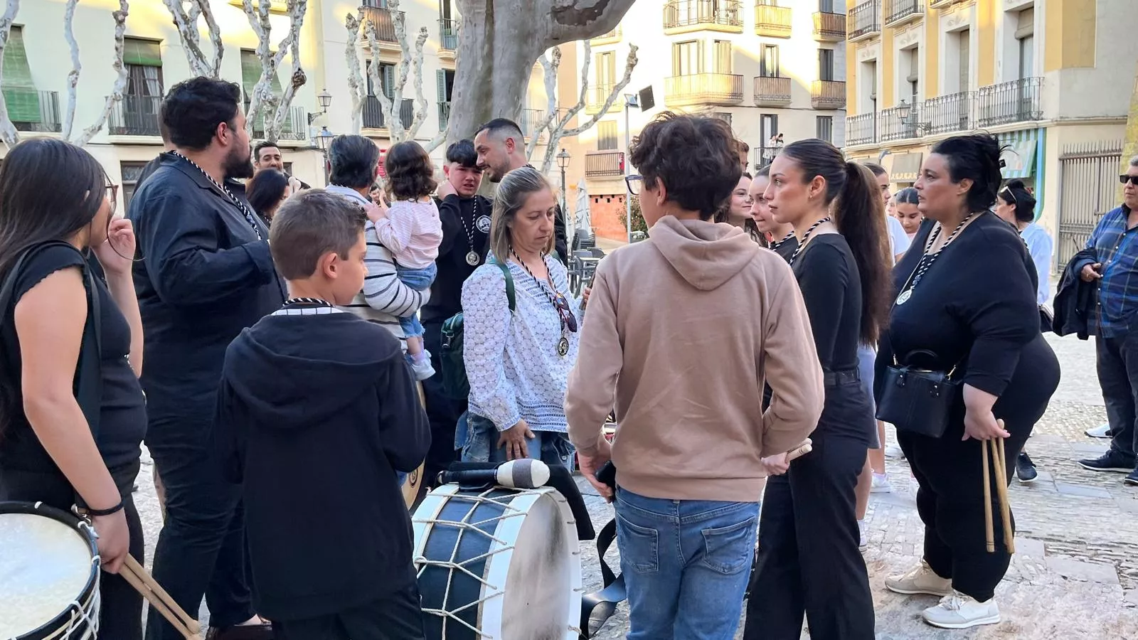 Actuación de la Cofradía del Santo Cristo de los Gitanos en Huesca, Foto Mercedes Manterola