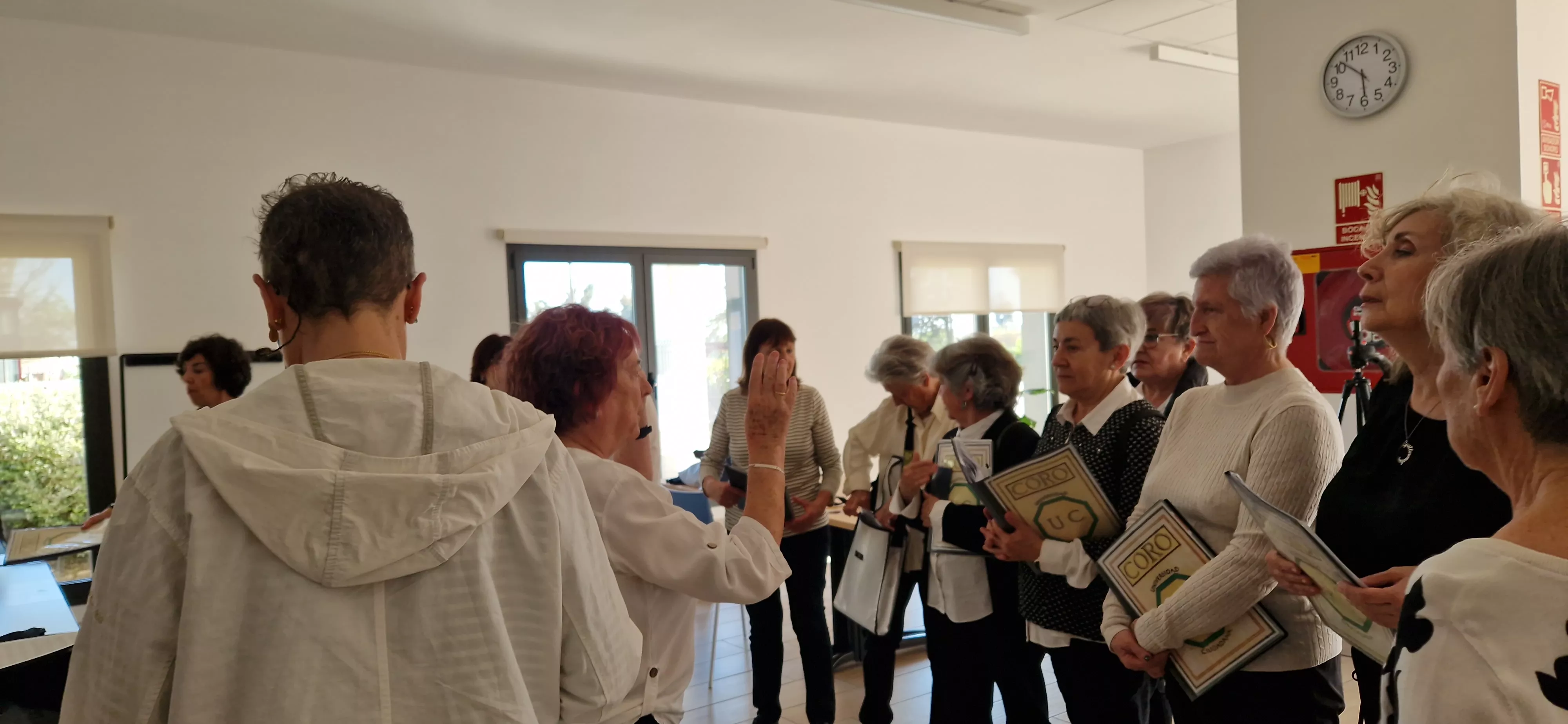 El Coro de la Universidad Ciudadana en la Residencia Rey Ardid. Foto Myriam Martínez