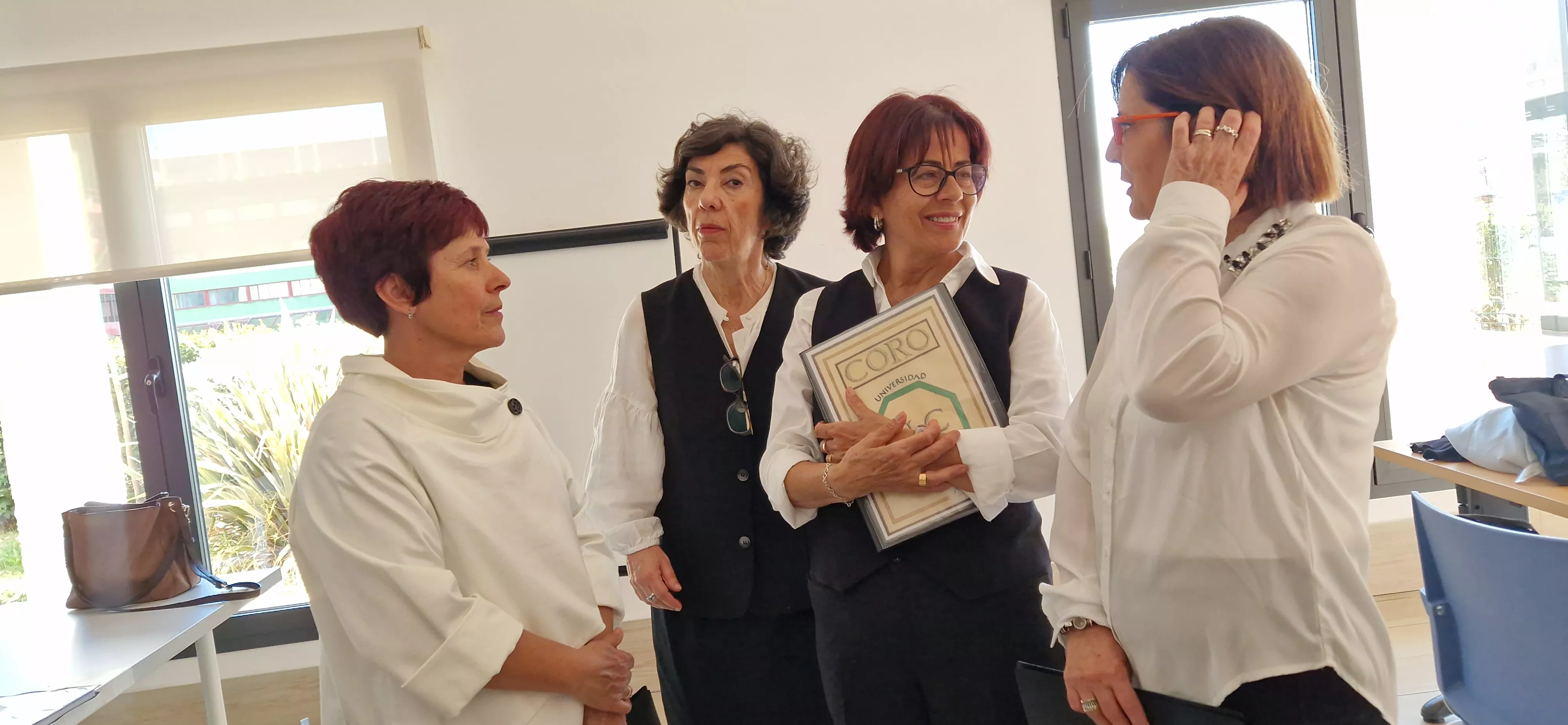 El Coro de la Universidad Ciudadana en la Residencia Rey Ardid. Foto Myriam Martínez