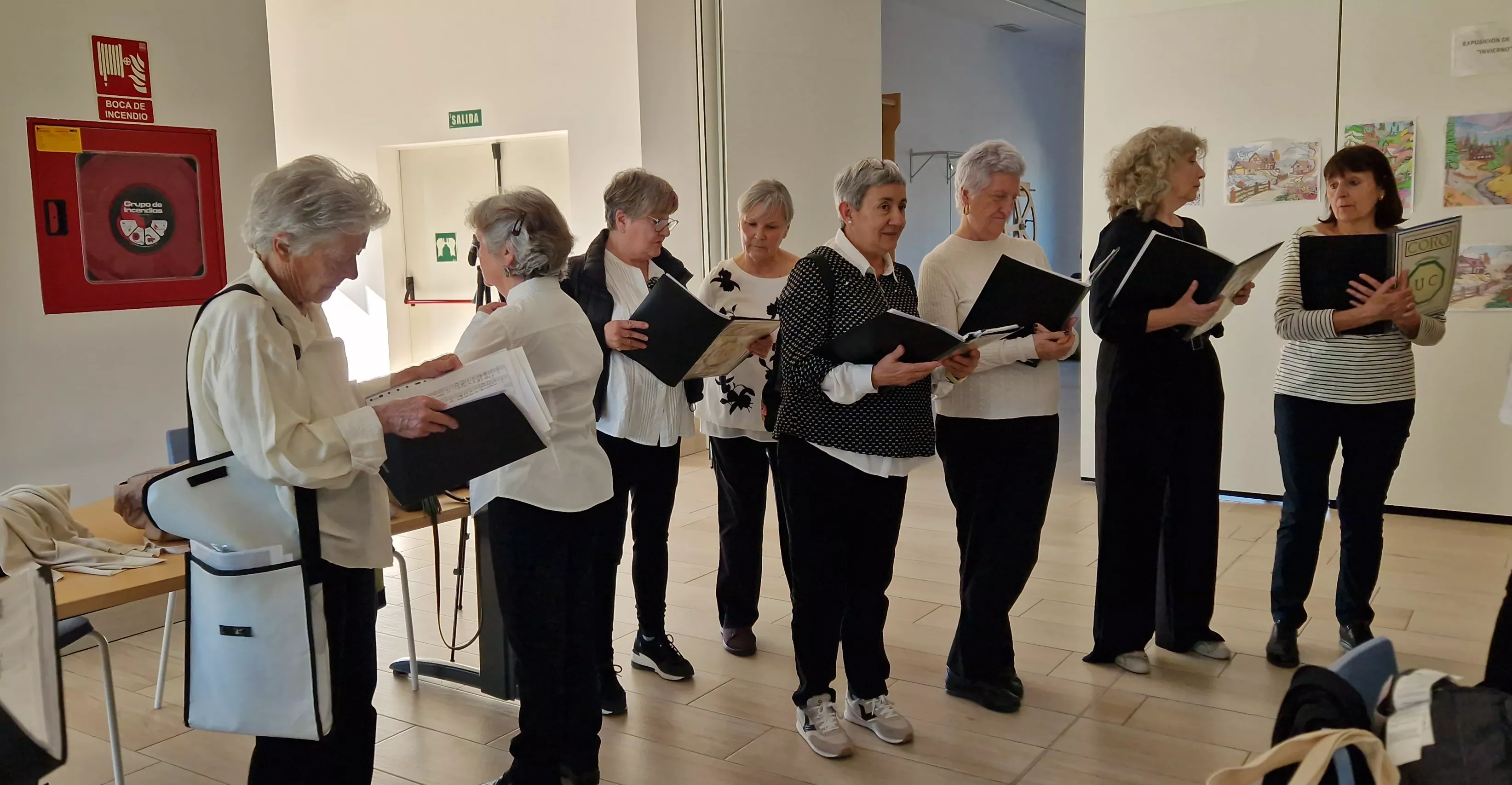 El Coro de la Universidad Ciudadana en la Residencia Rey Ardid. Foto Myriam Martínez