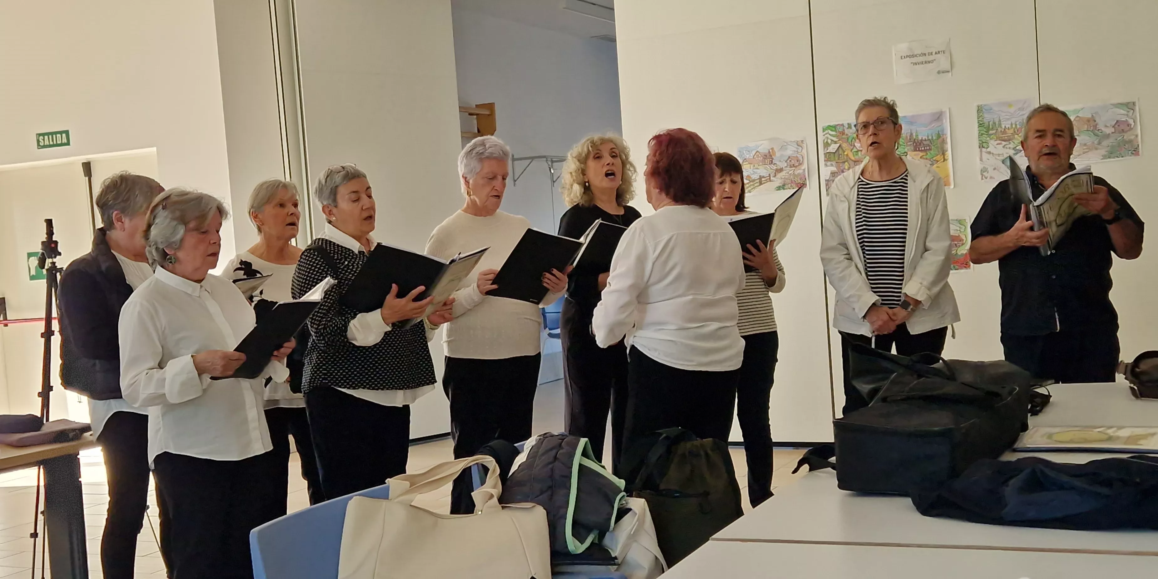 El Coro de la Universidad Ciudadana en la Residencia Rey Ardid. Foto Myriam Martínez