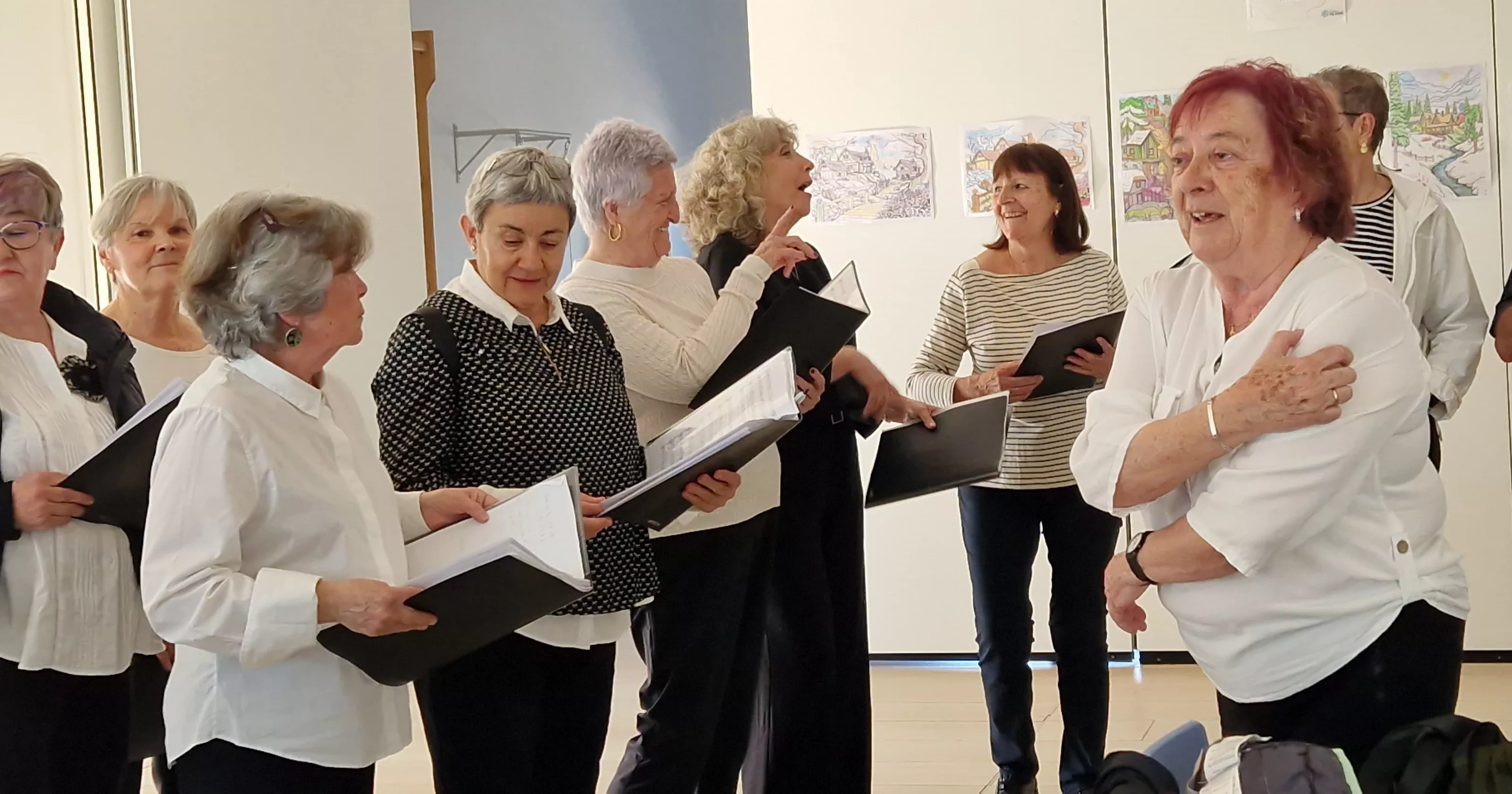 El Coro de la Universidad Ciudadana en la Residencia Rey Ardid. Foto Myriam Martínez