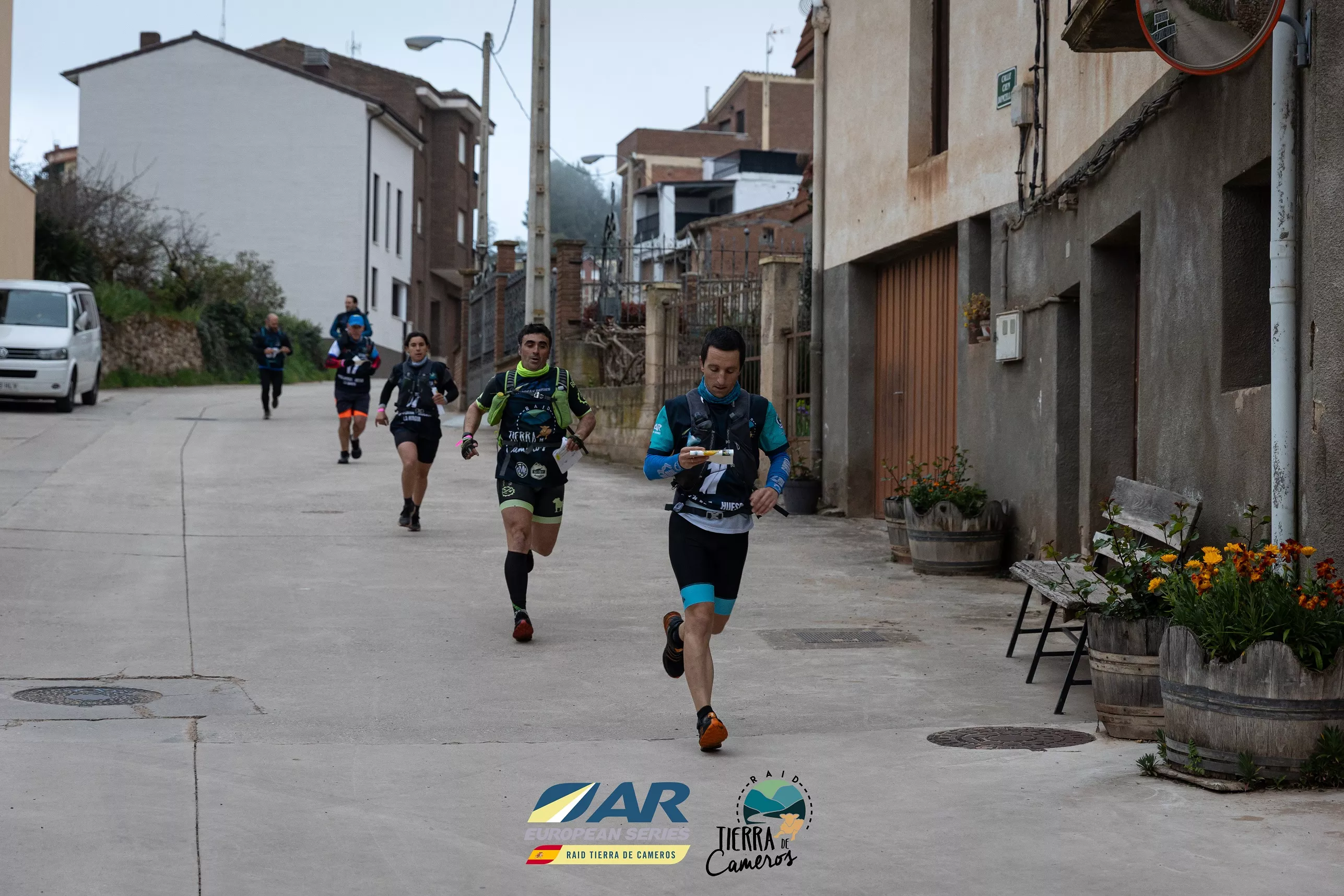 El equipo Peña Guara Huesca La Magia en la primera sección de orientación a pie urbana por Sorzano