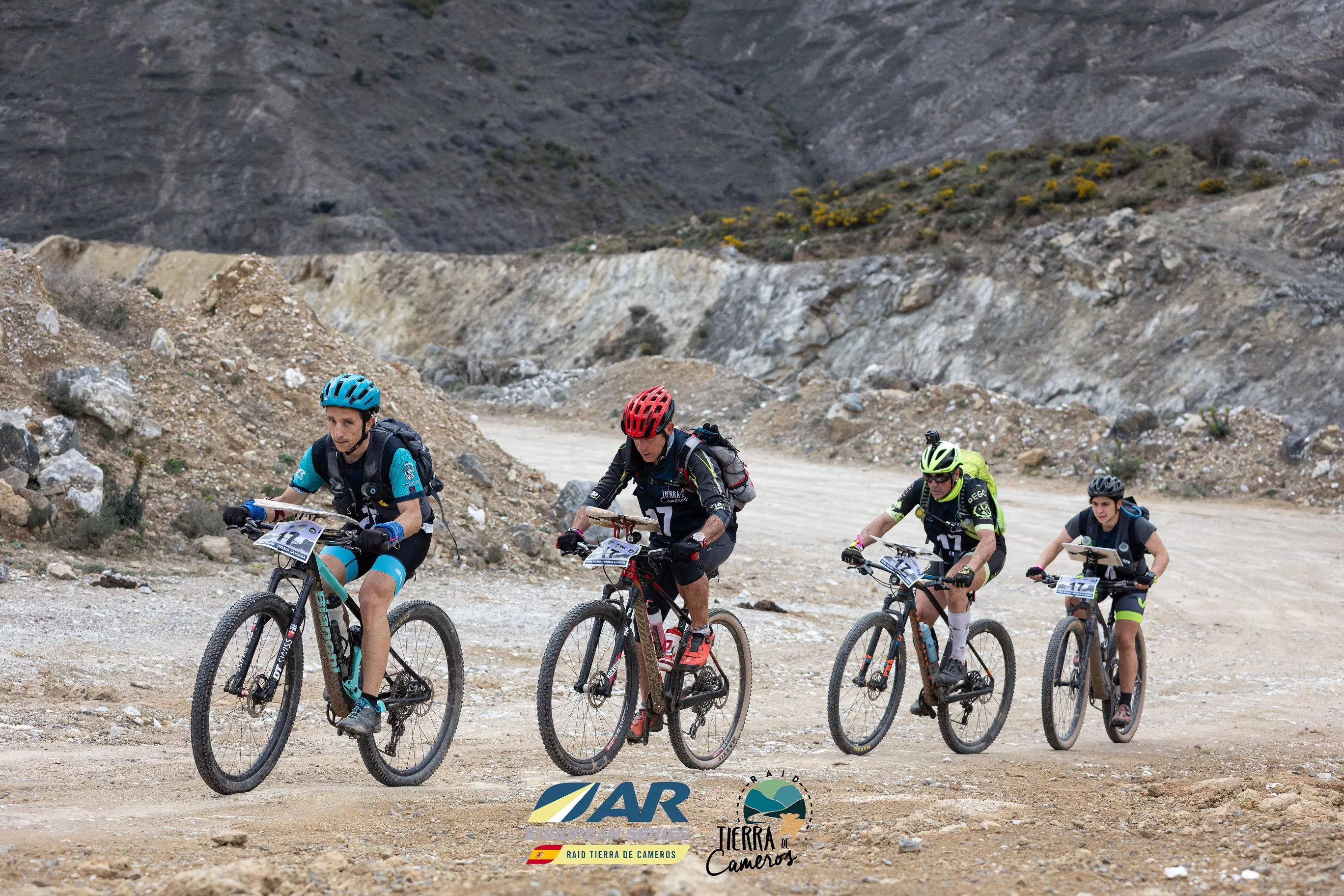 Equipo Peña Guara   Huesca La Magia en plena sección de BTT