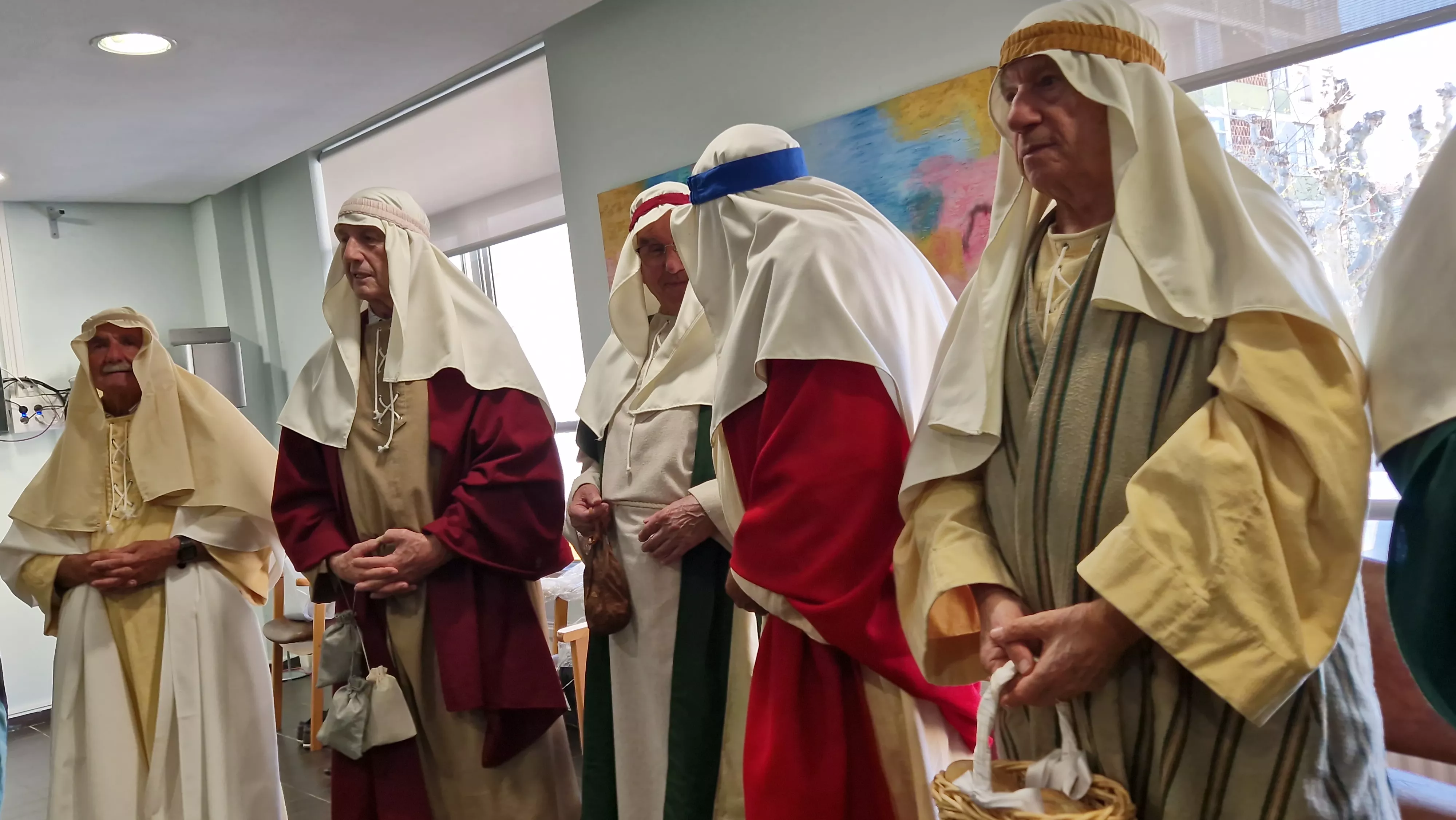 Los doce apóstoles que participarán en la Semana Santa oscense. Foto Myriam Martínez