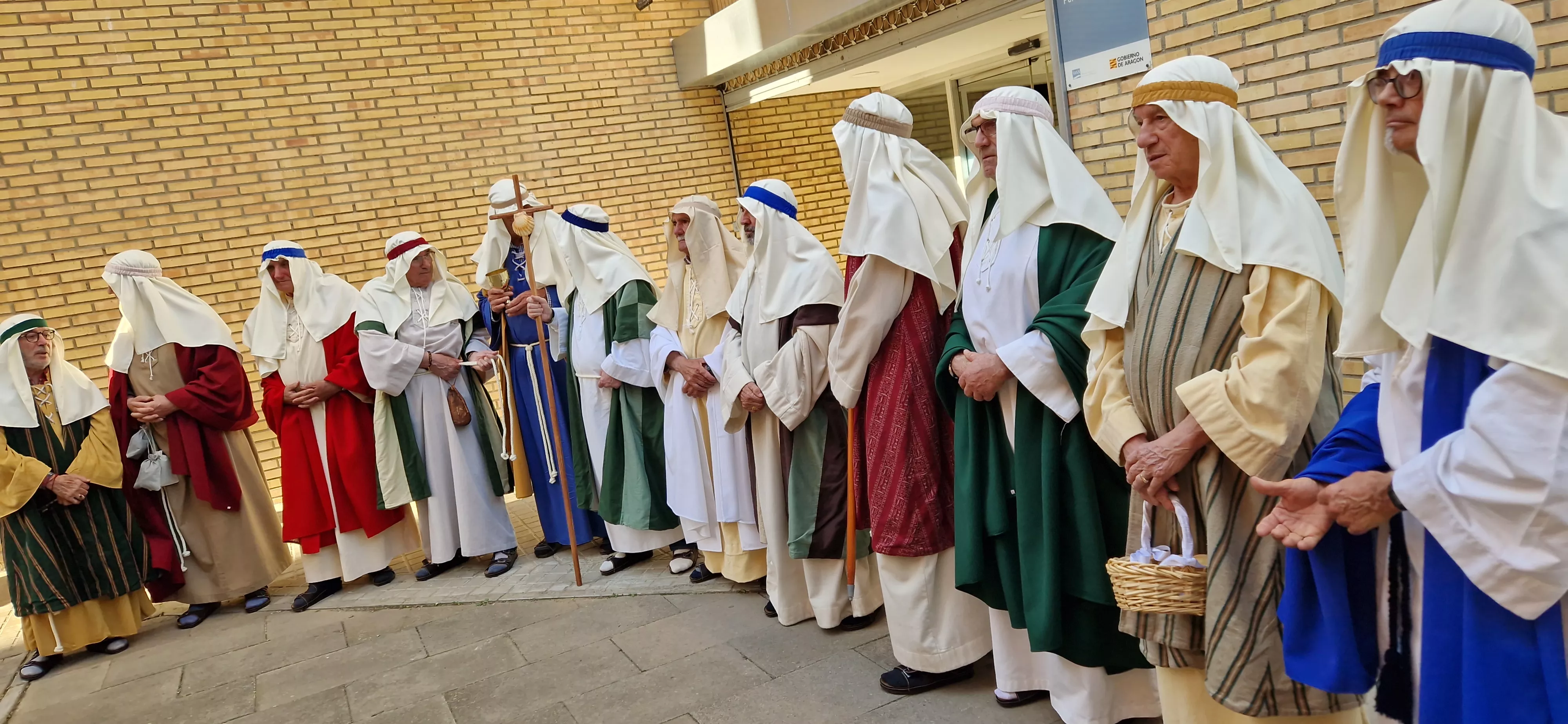 Los doce apóstoles que participarán en la Semana Santa oscense. Foto Myriam Martínez