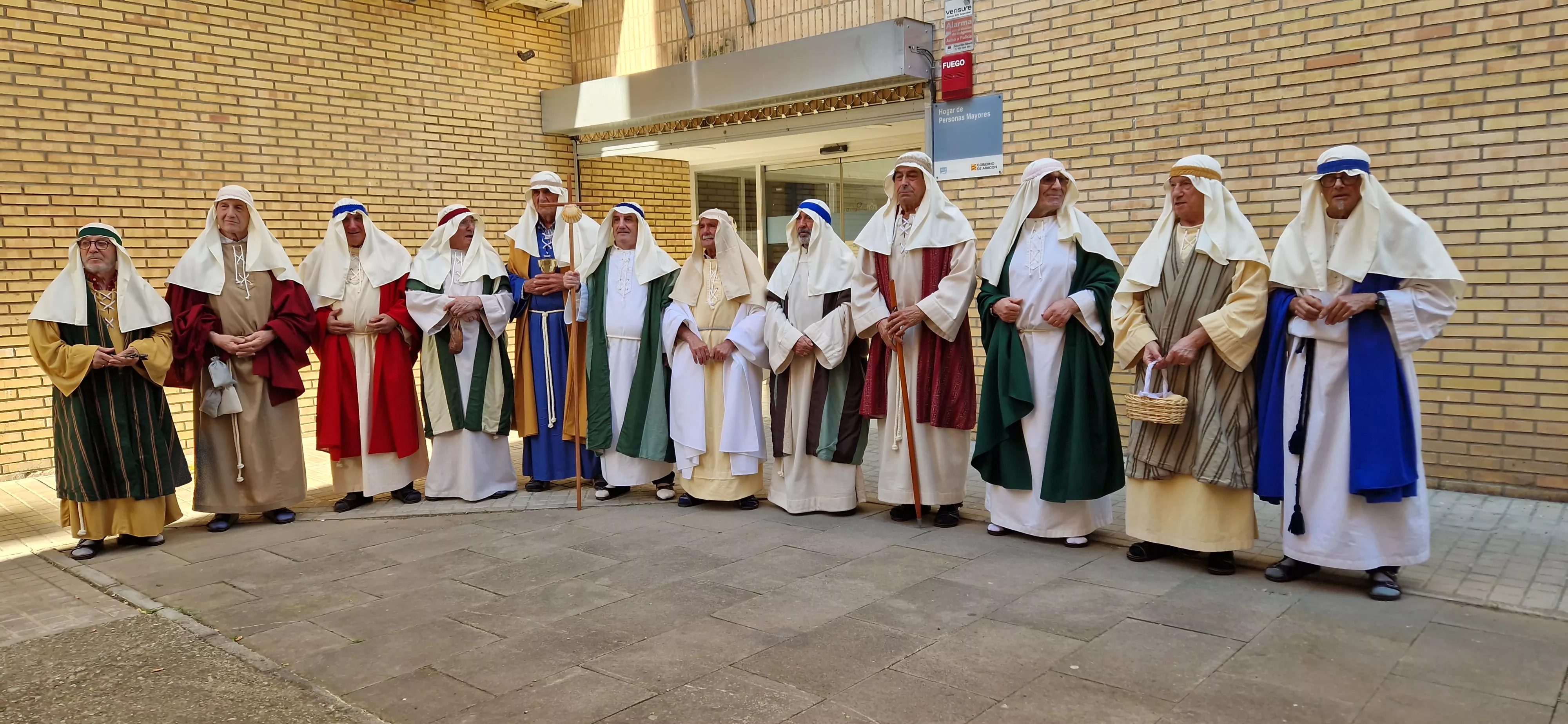 Los doce apóstoles que participarán en la Semana Santa oscense. Foto Myriam Martínez