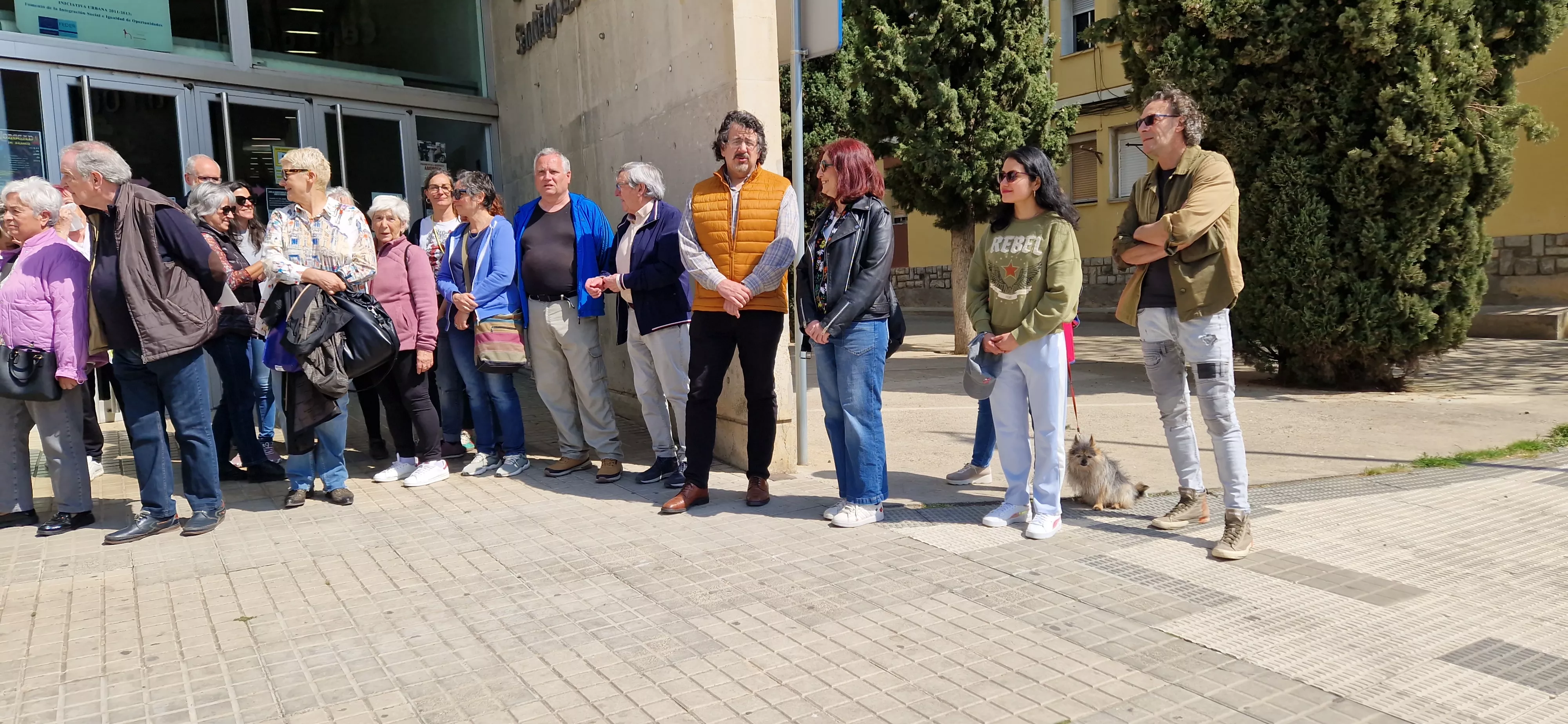 Segunda concentración por la reapertura de la biblioteca de adultos Ramón J. Sender. Foto Myriam Martínez