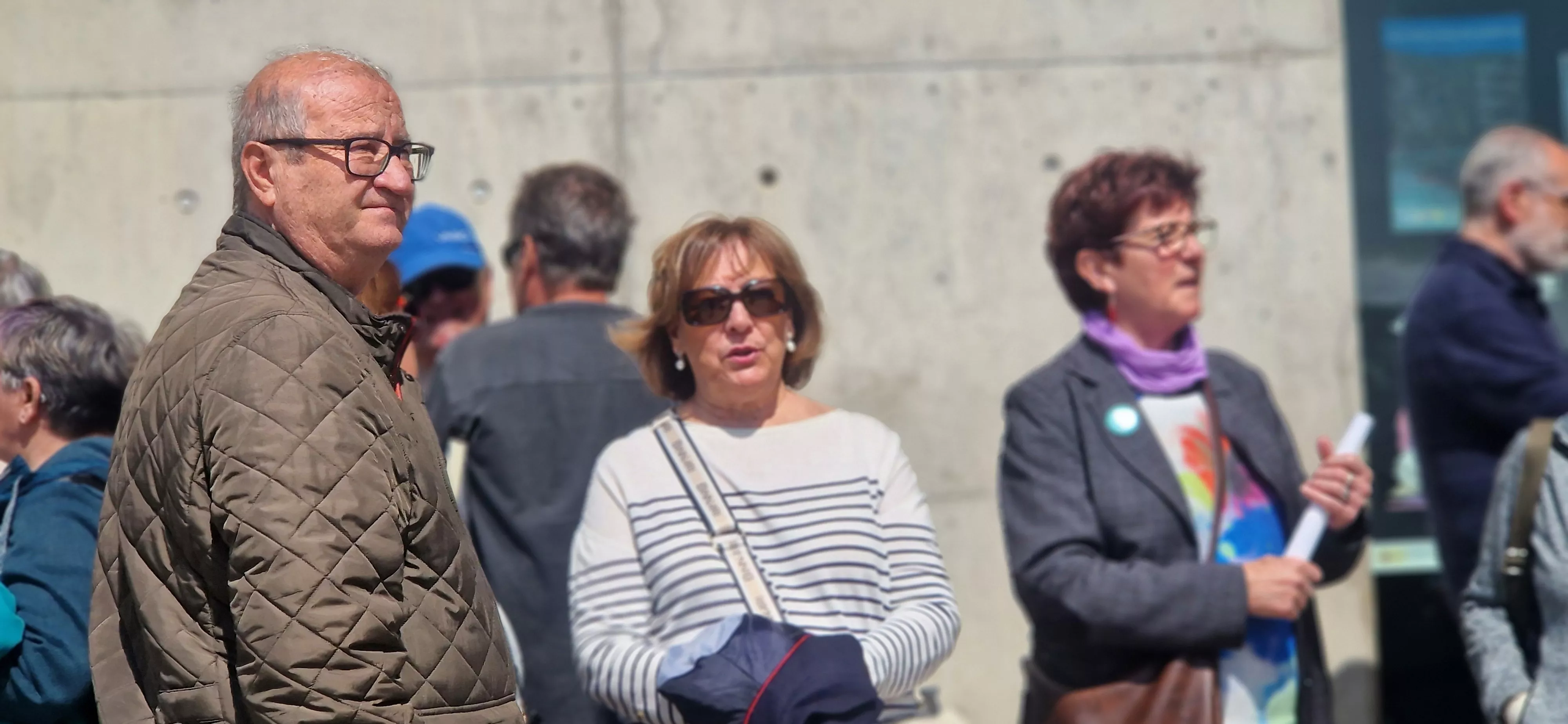 Segunda concentración por la reapertura de la biblioteca de adultos Ramón J. Sender. Foto Myriam Martínez