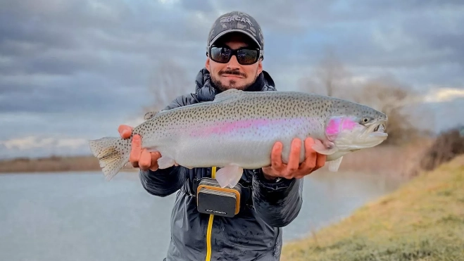 Nicolás Abadía con una de sus capturas (002) Nicolás Abadía con una de sus capturas (002)