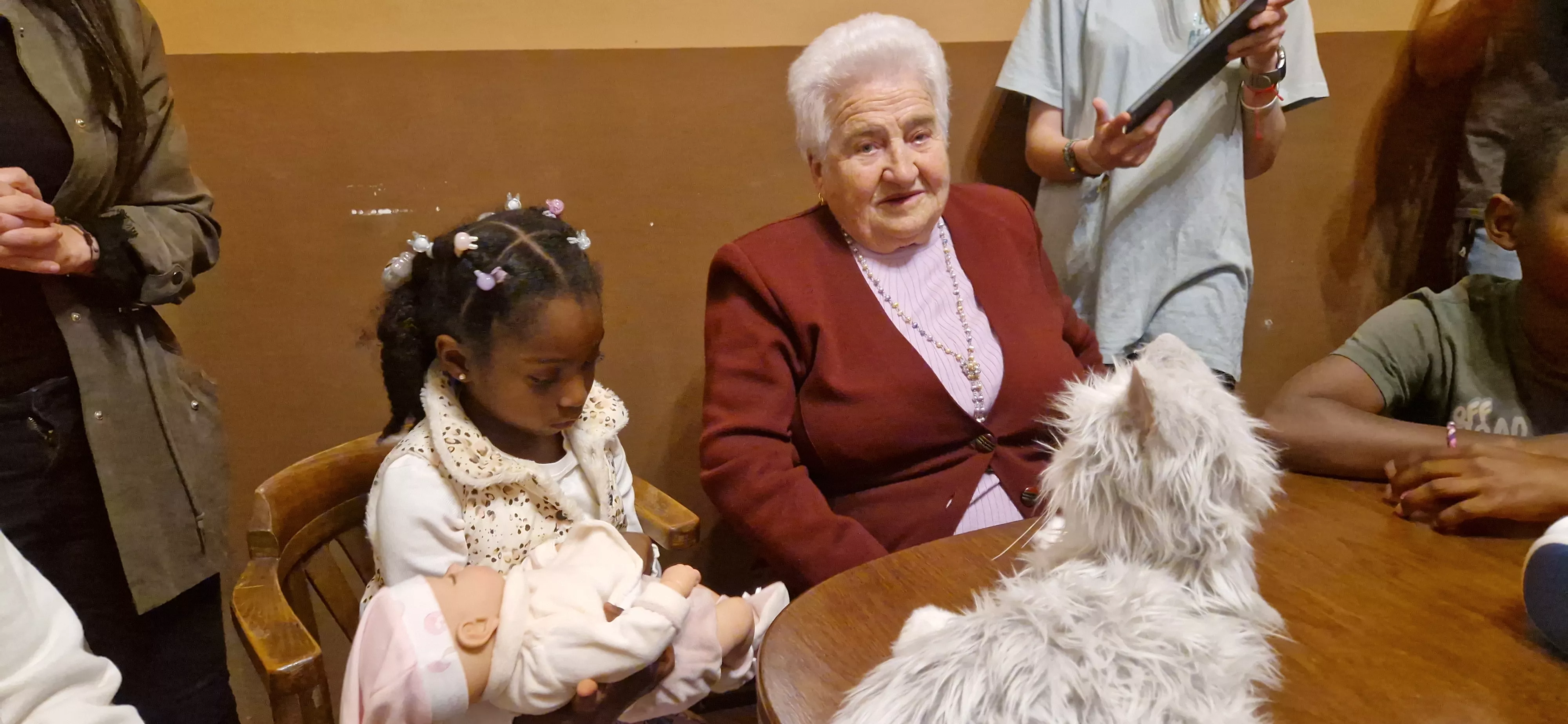 Segunda sesión del programa "Mayores y juguetones". Foto Myriam Martínez