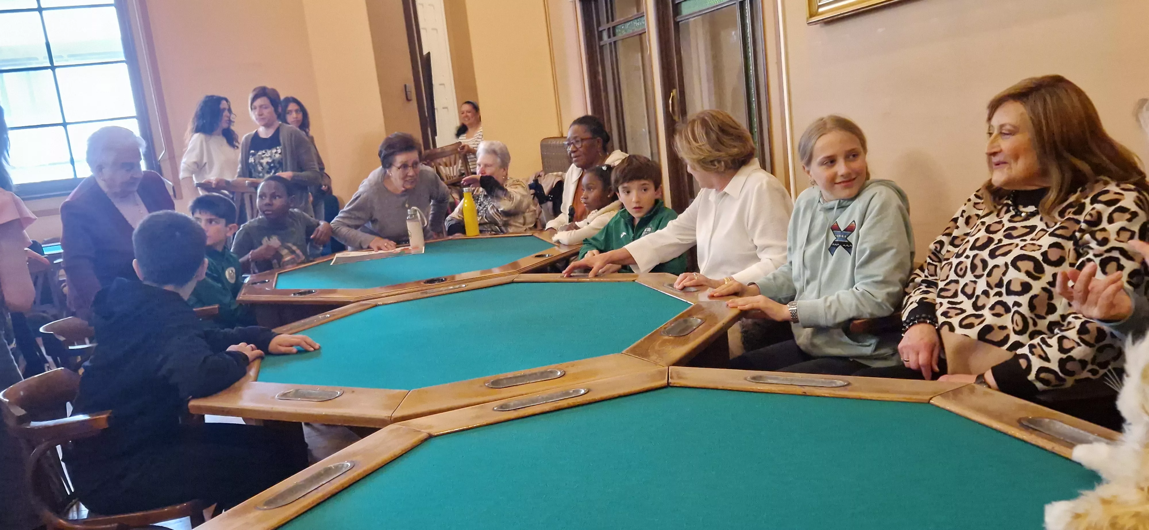 Segunda sesión del programa "Mayores y juguetones". Foto Myriam Martínez