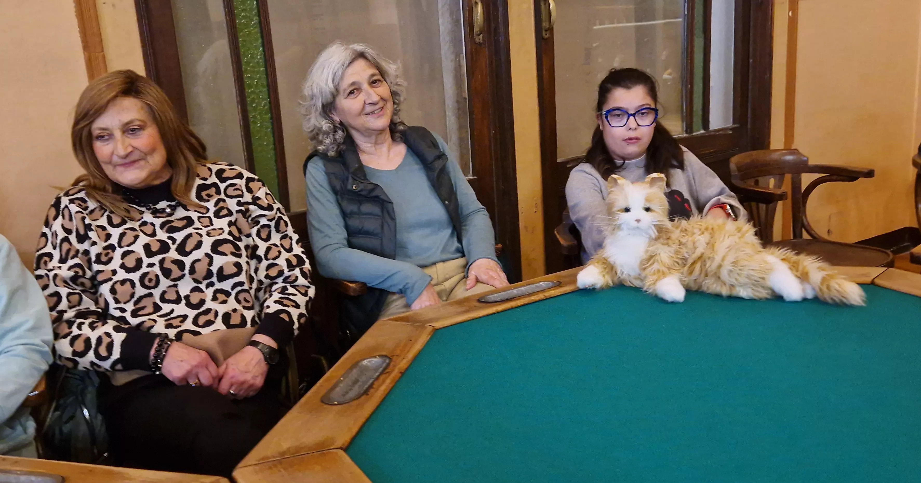 Segunda sesión del programa "Mayores y juguetones". Foto Myriam Martínez