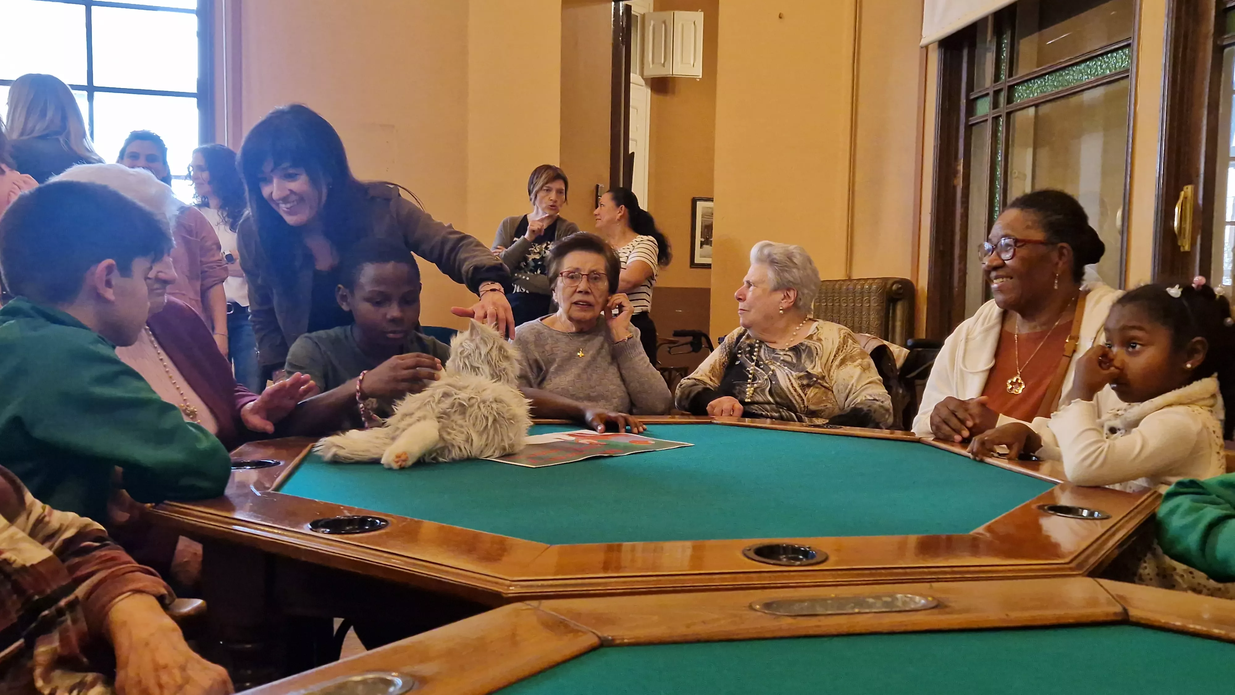 Segunda sesión del programa "Mayores y juguetones". Foto Myriam Martínez