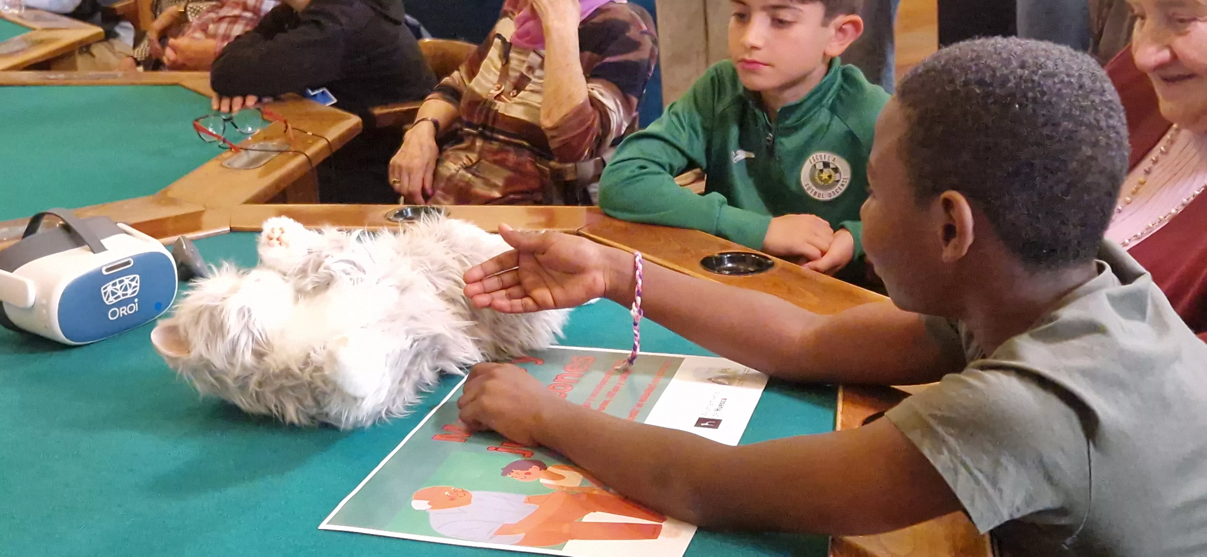 Segunda sesión del programa "Mayores y juguetones". Foto Myriam Martínez