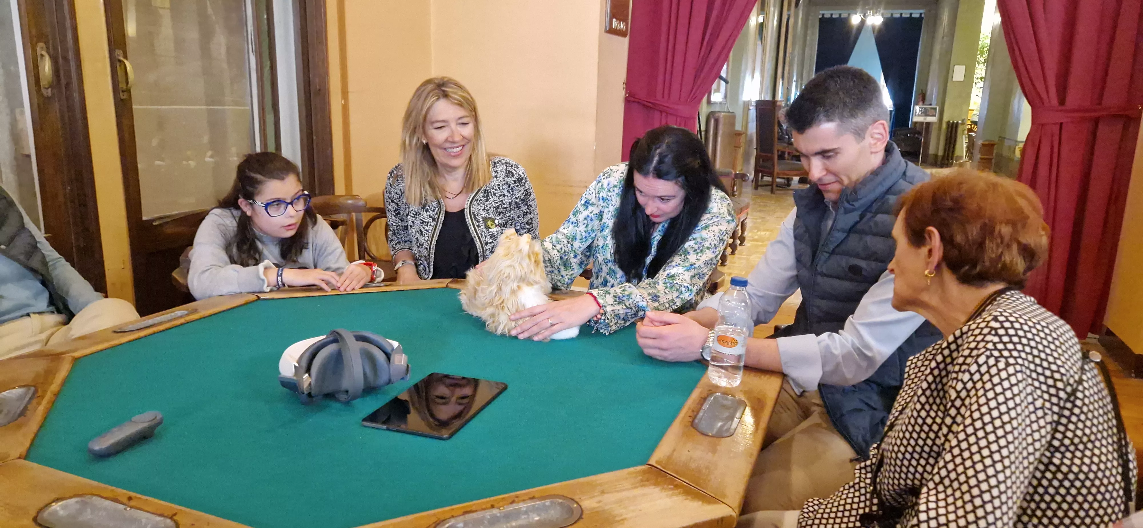 Segunda sesión del programa "Mayores y juguetones". Foto Myriam Martínez