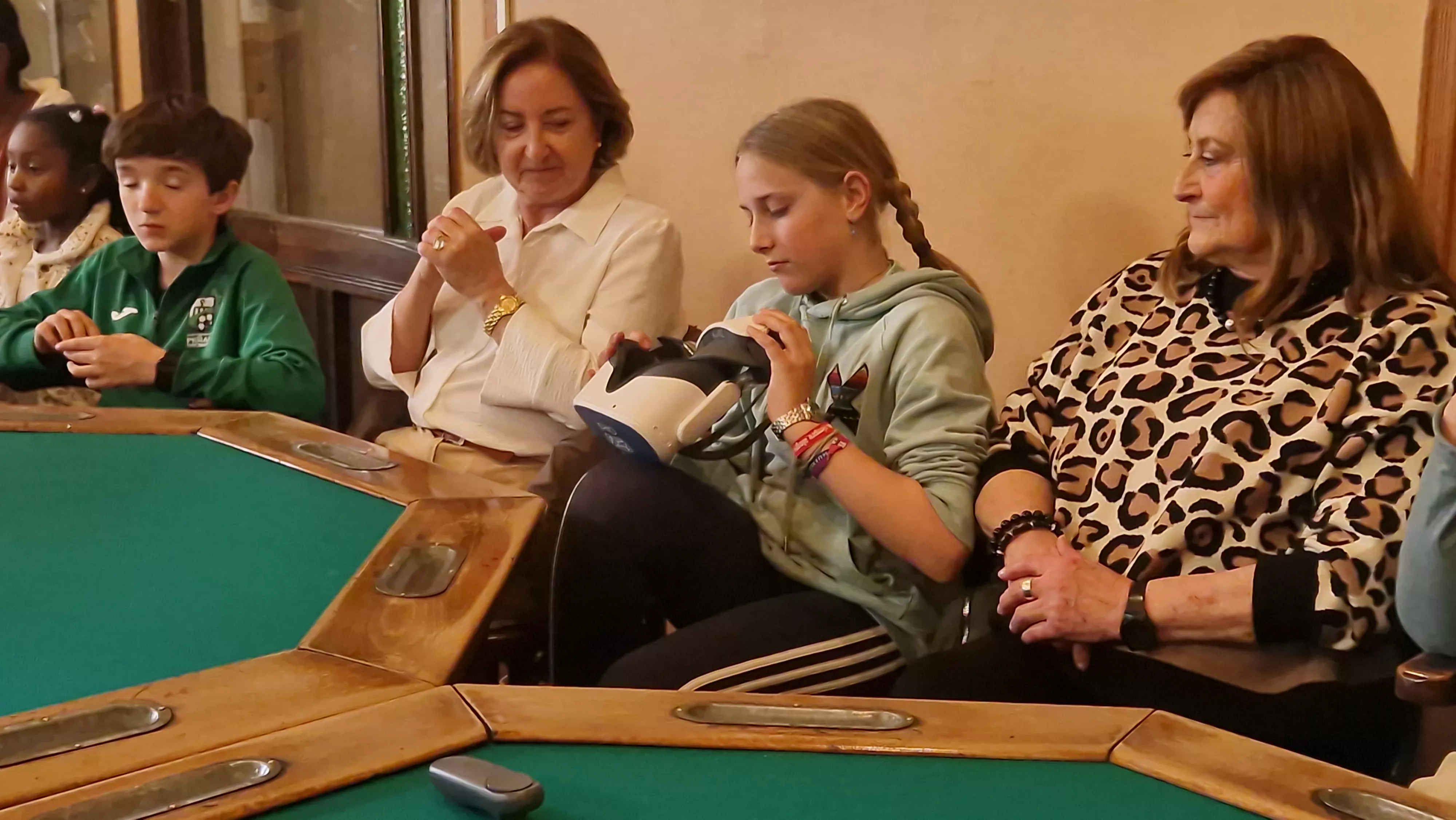 Segunda sesión del programa "Mayores y juguetones". Foto Myriam Martínez