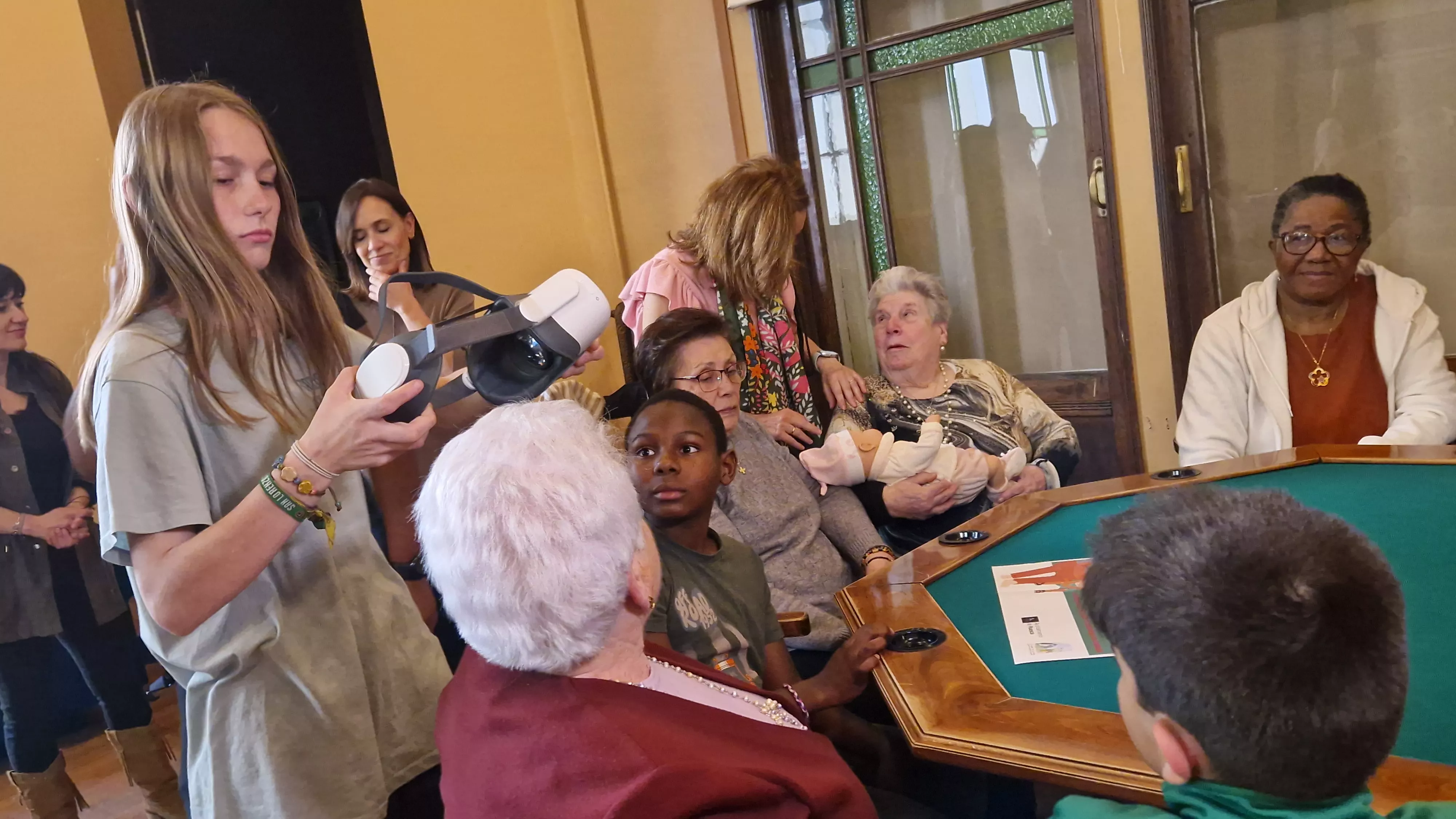 Segunda sesión del programa "Mayores y juguetones". Foto Myriam Martínez