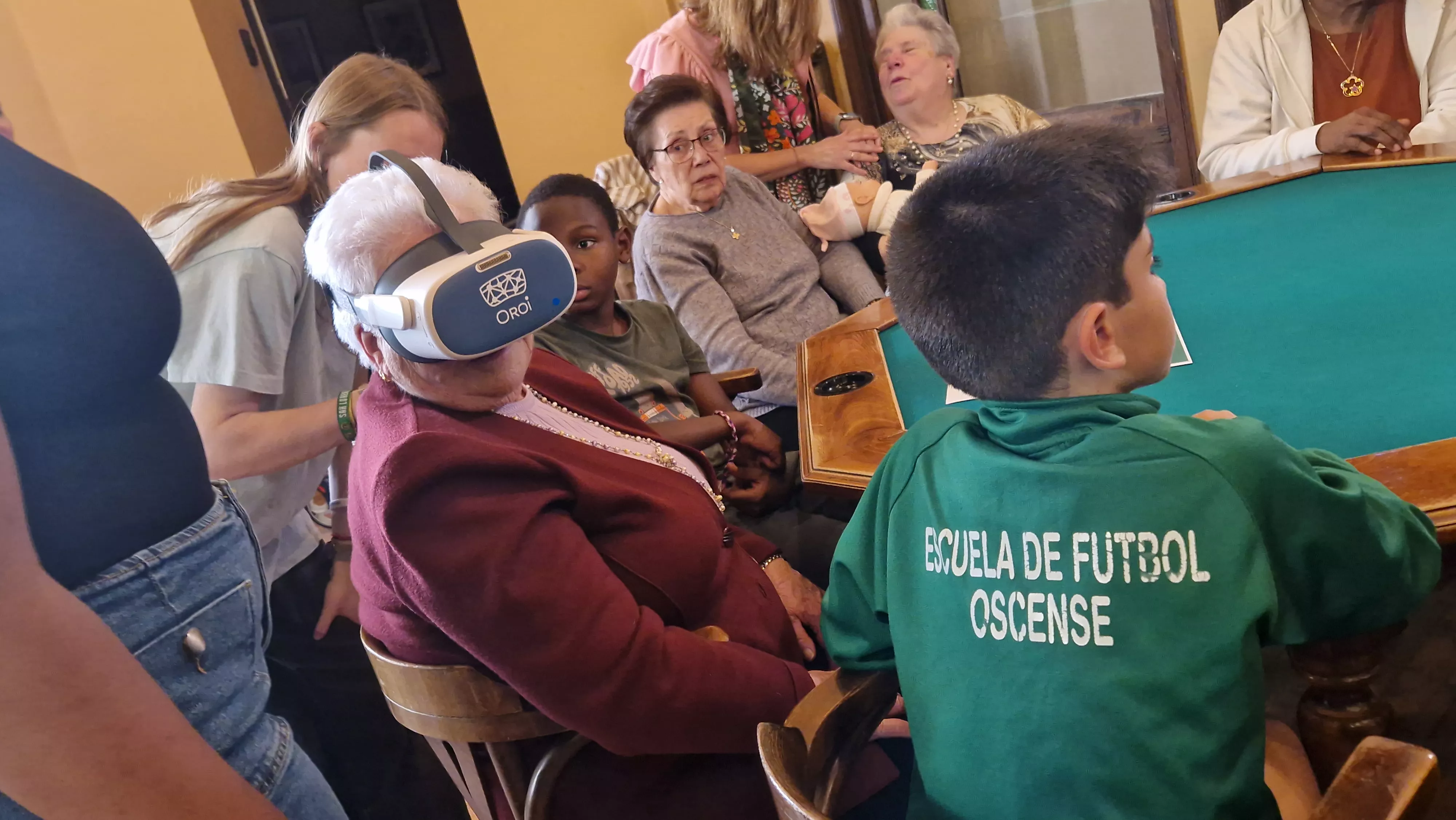 Segunda sesión del programa "Mayores y juguetones". Foto Myriam Martínez