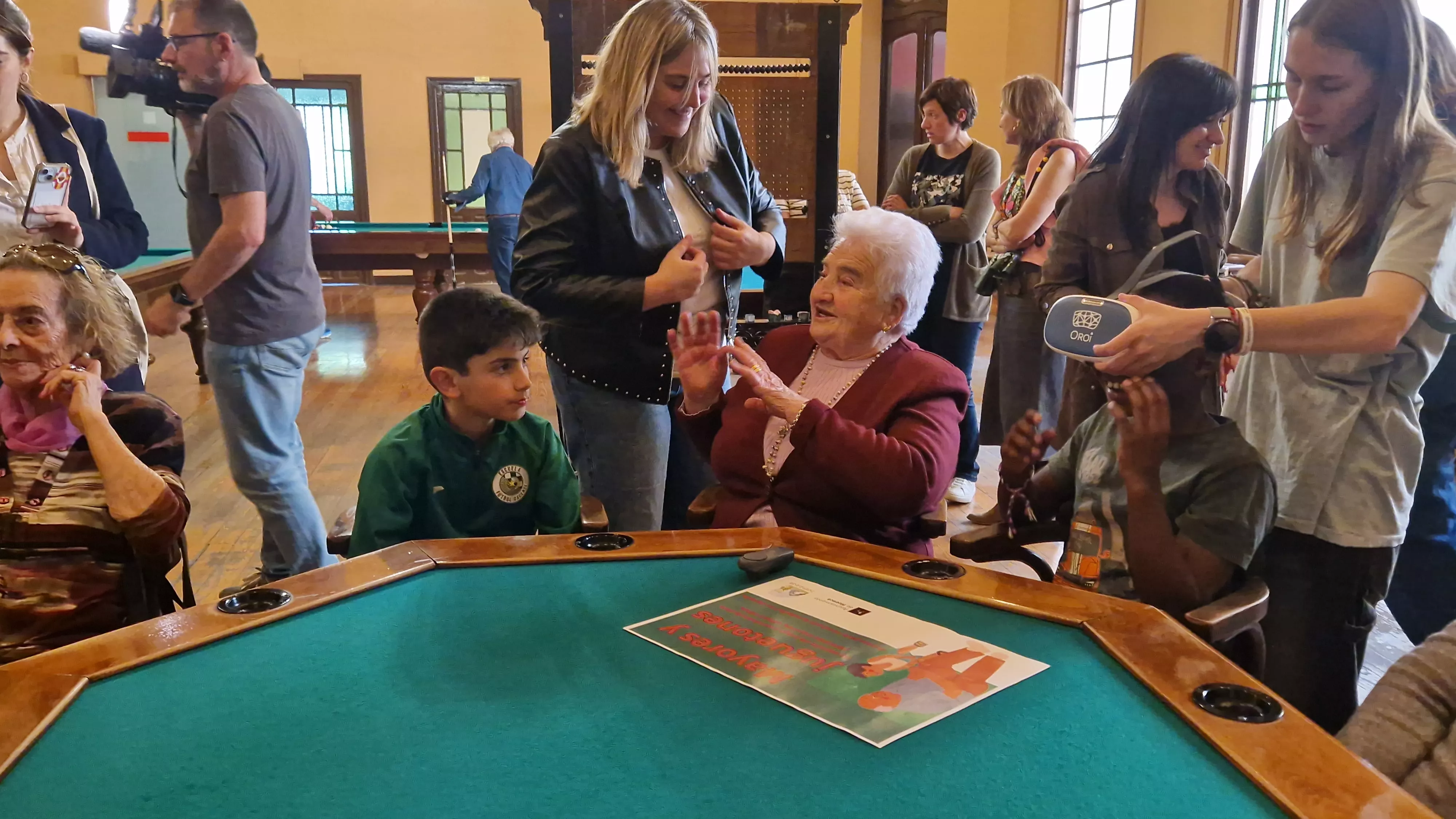 Segunda sesión del programa "Mayores y juguetones". Foto Myriam Martínez