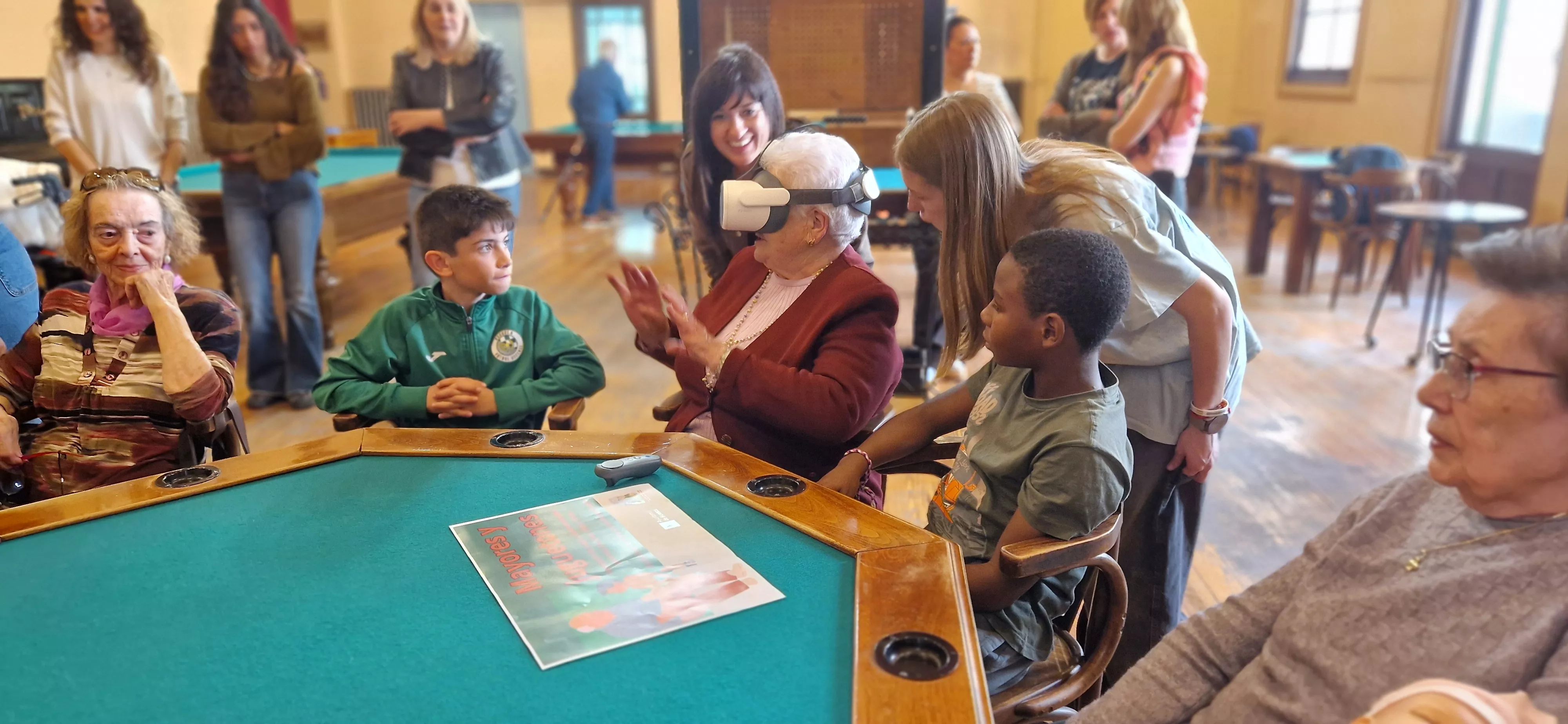 Segunda sesión del programa "Mayores y juguetones". Foto Myriam Martínez