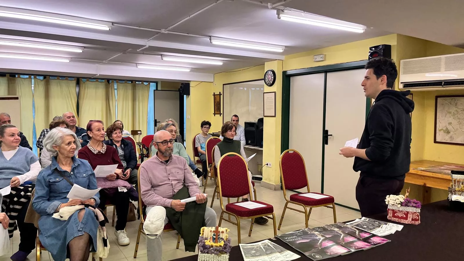Pedro Gallego comparte recetas de Semana Santa en una charla en Osce Biella. Foto Mercedes Manterola