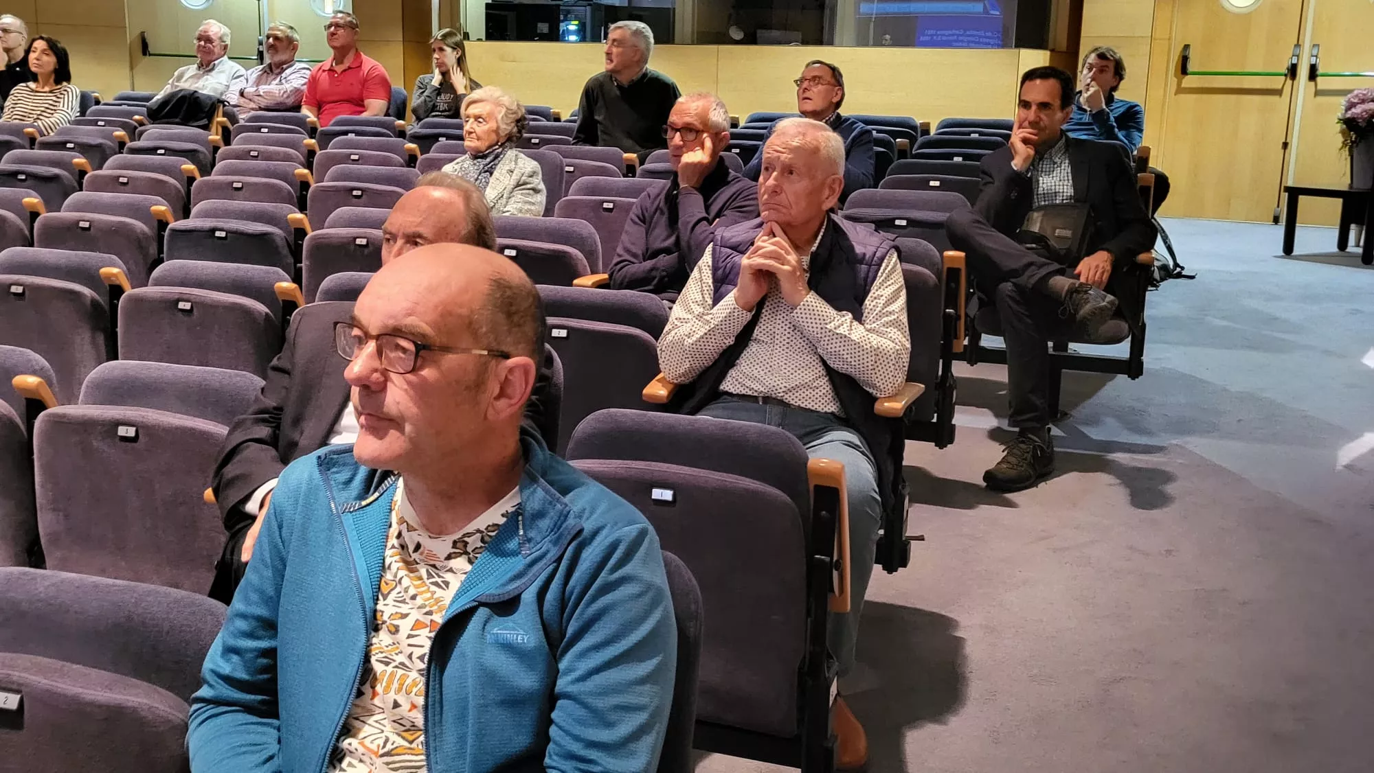 Conferencia del almirante José María Treviño en Huesca