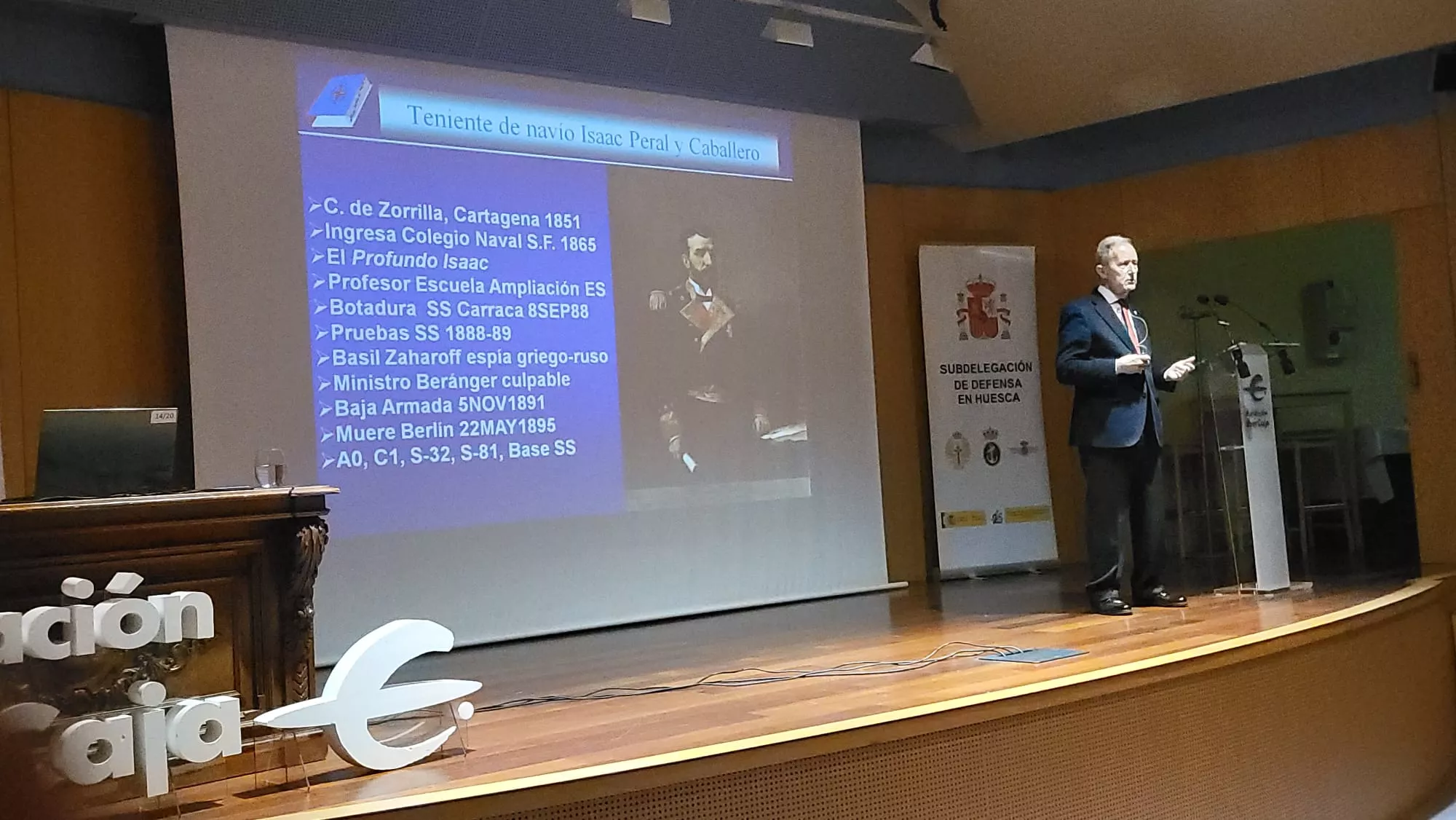 Conferencia del almirante José María Treviño en Huesca
