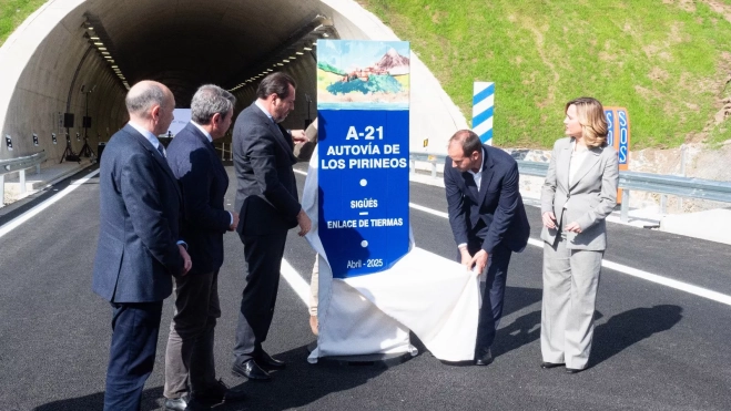 Momento de la inauguración del tramo entre Sigüés y Tiermas.