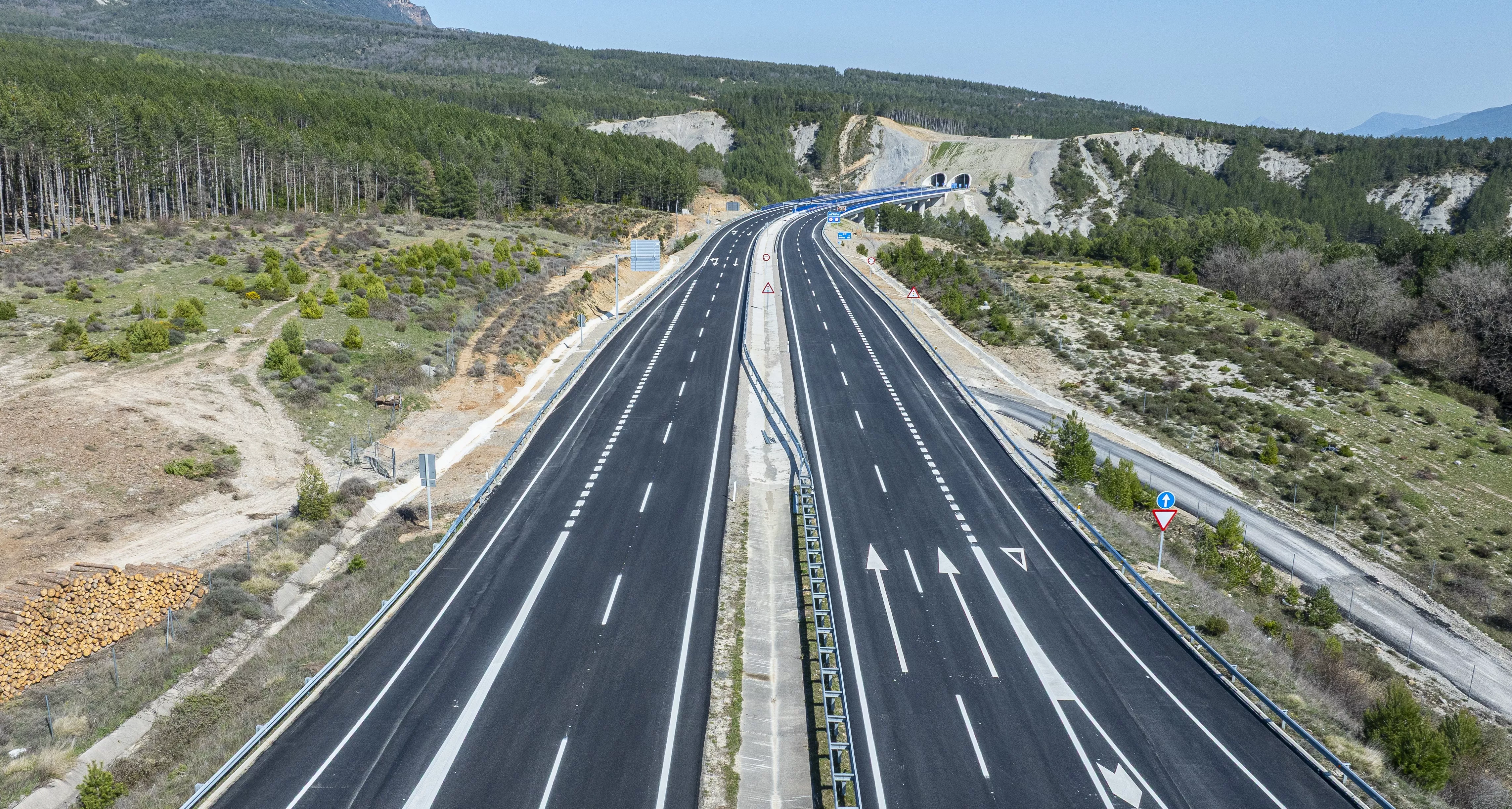 Nuevo tramo en servicio de la A-21 entre Sigüés y el enlace de Tiermas.