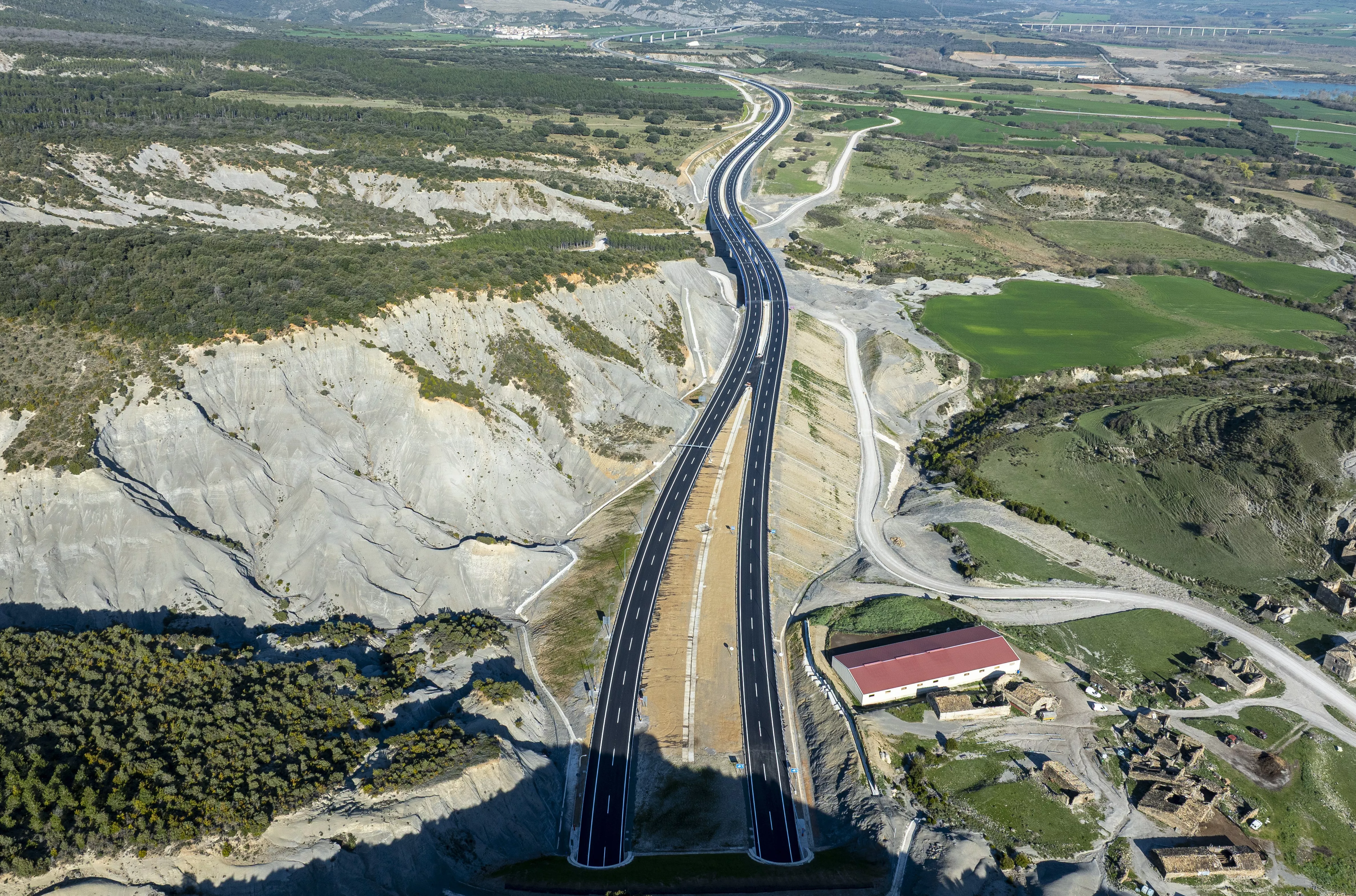 Nuevo tramo en servicio de la A-21 entre Sigüés y el enlace de Tiermas.