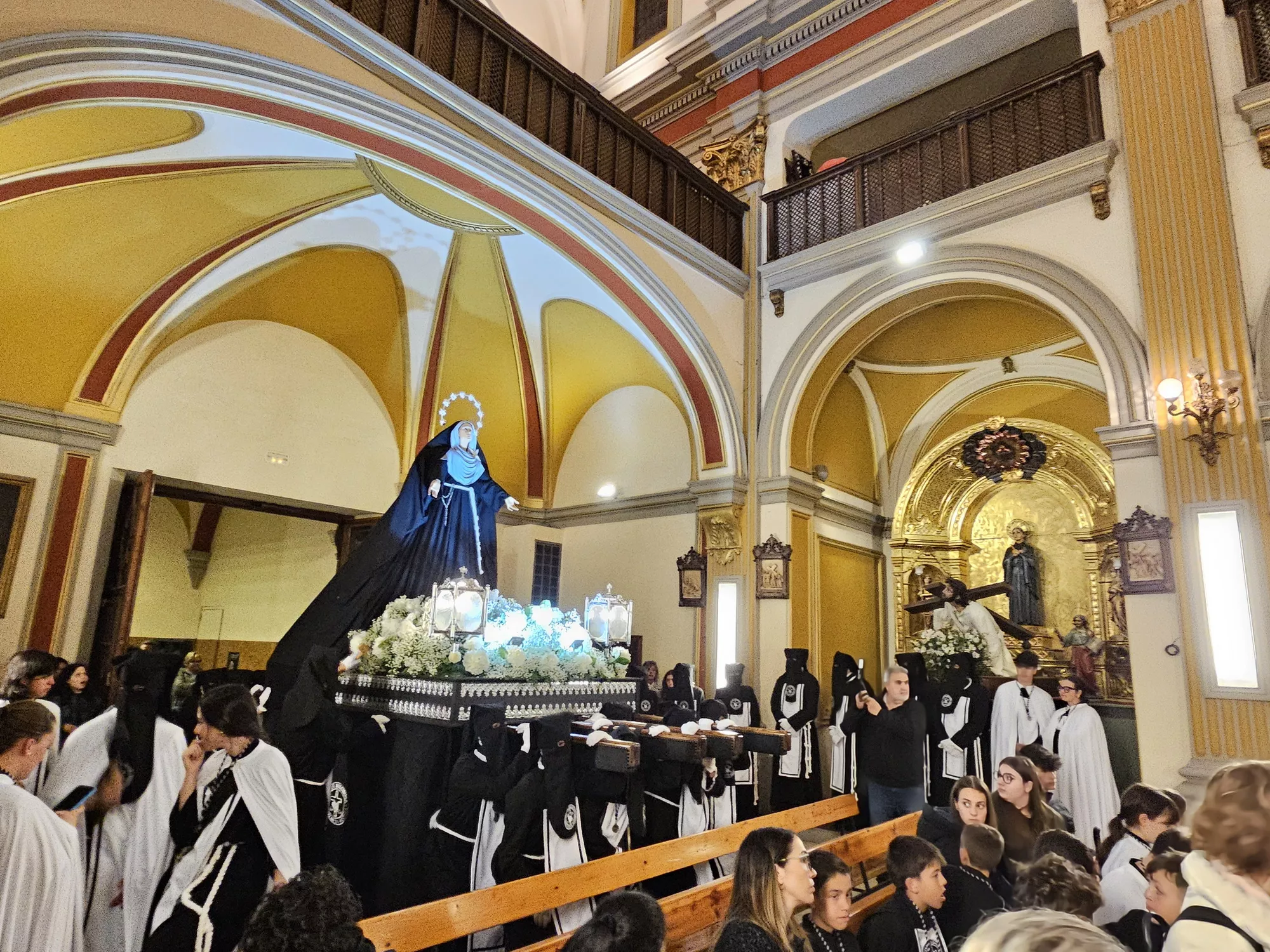 La Virgen, en Escolapios