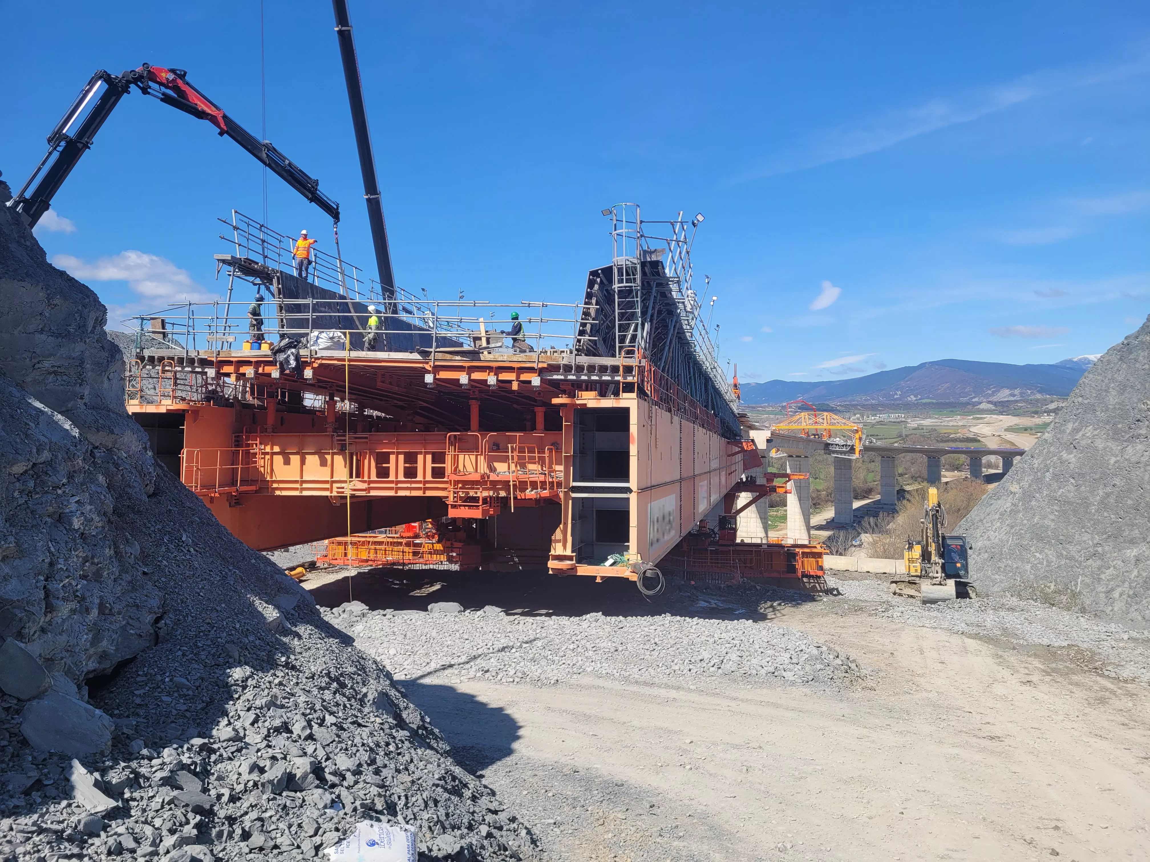 Obras del viaducto sobre los ríos Gállego y Aurín de la A-23.