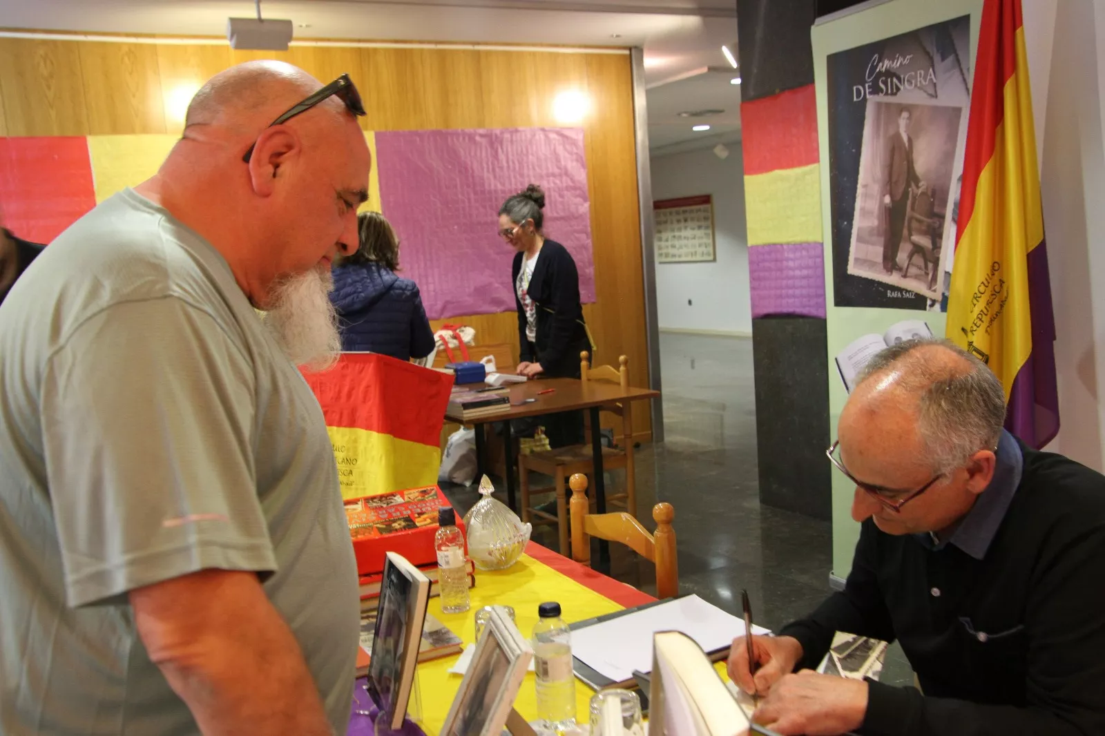 Rafa Saiz en las jornadas culturales del CRMAHU. Foto Carlos Neofato