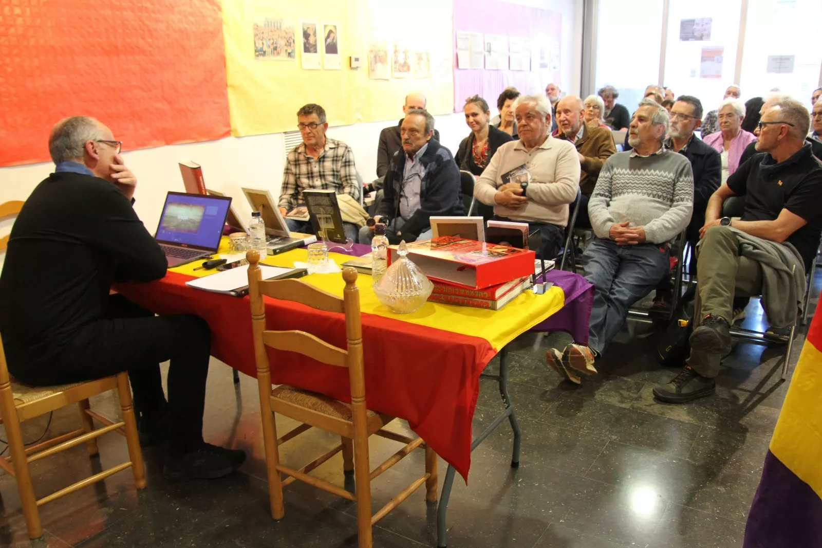 Rafa Saiz en las jornadas culturales del CRMAHU. Foto Carlos Neofato