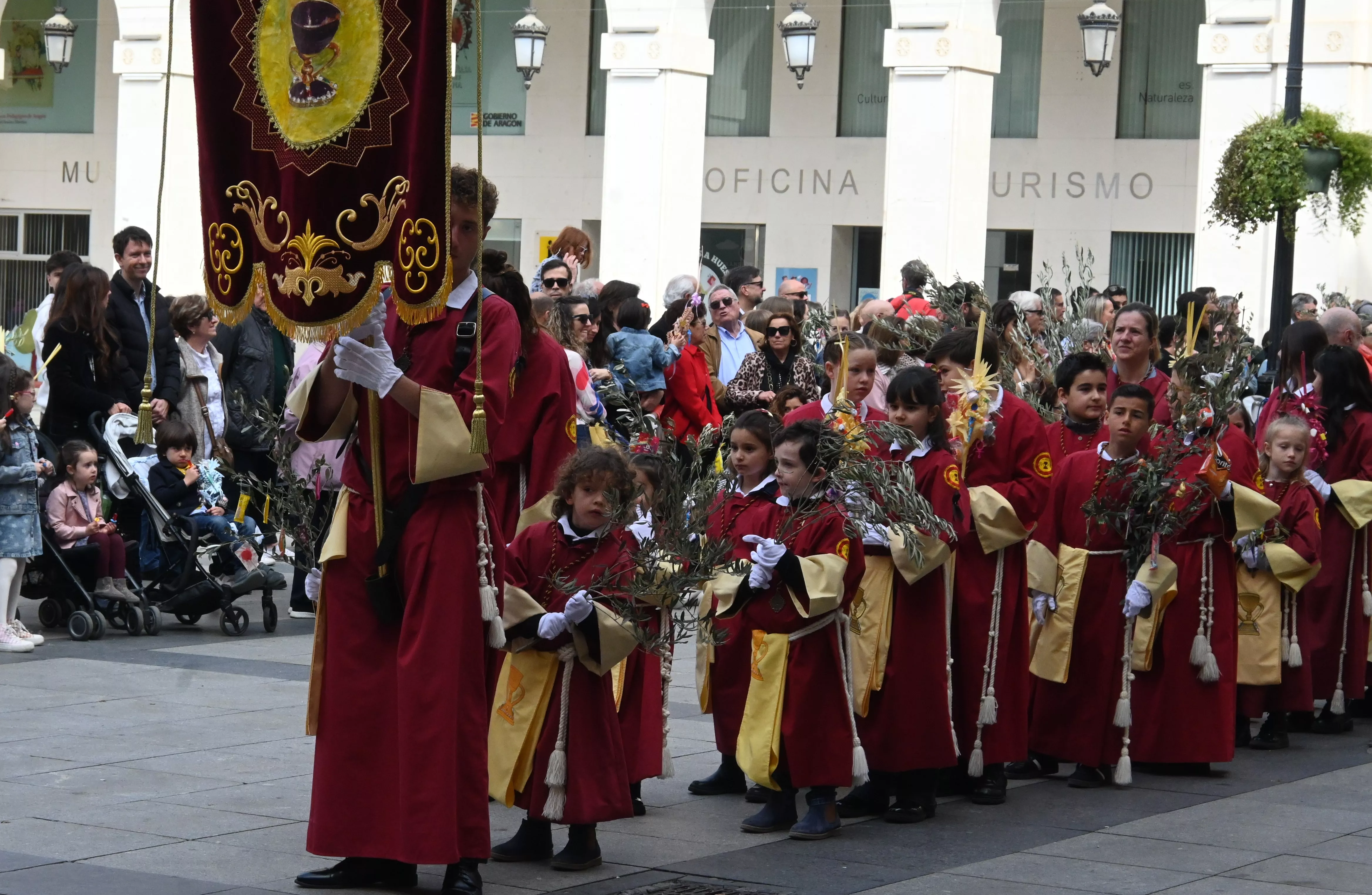 Procesión del Domingo de Ramos en Huesca. Foto Carlos Jalle