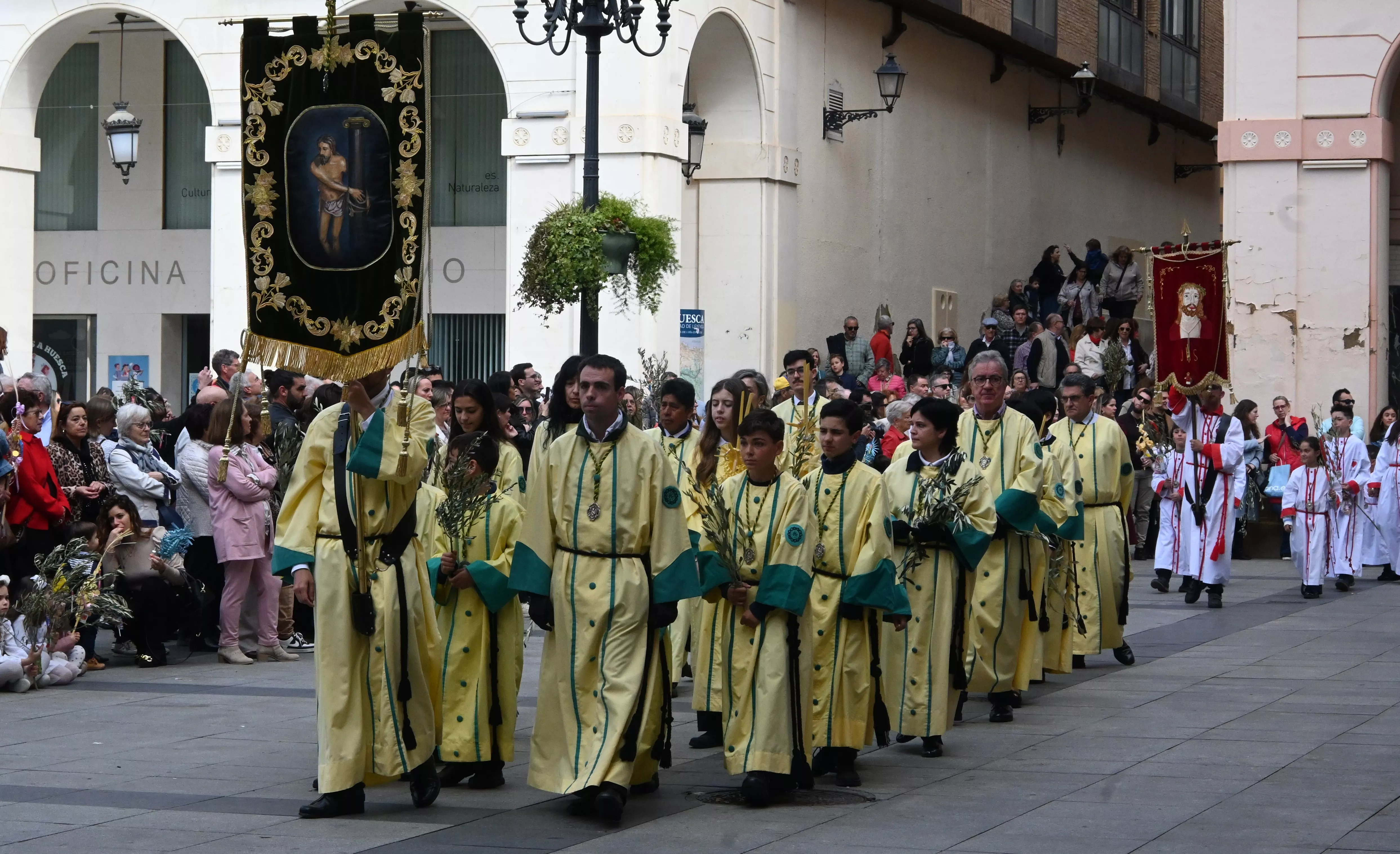 Procesión del Domingo de Ramos en Huesca. Foto Carlos Jalle