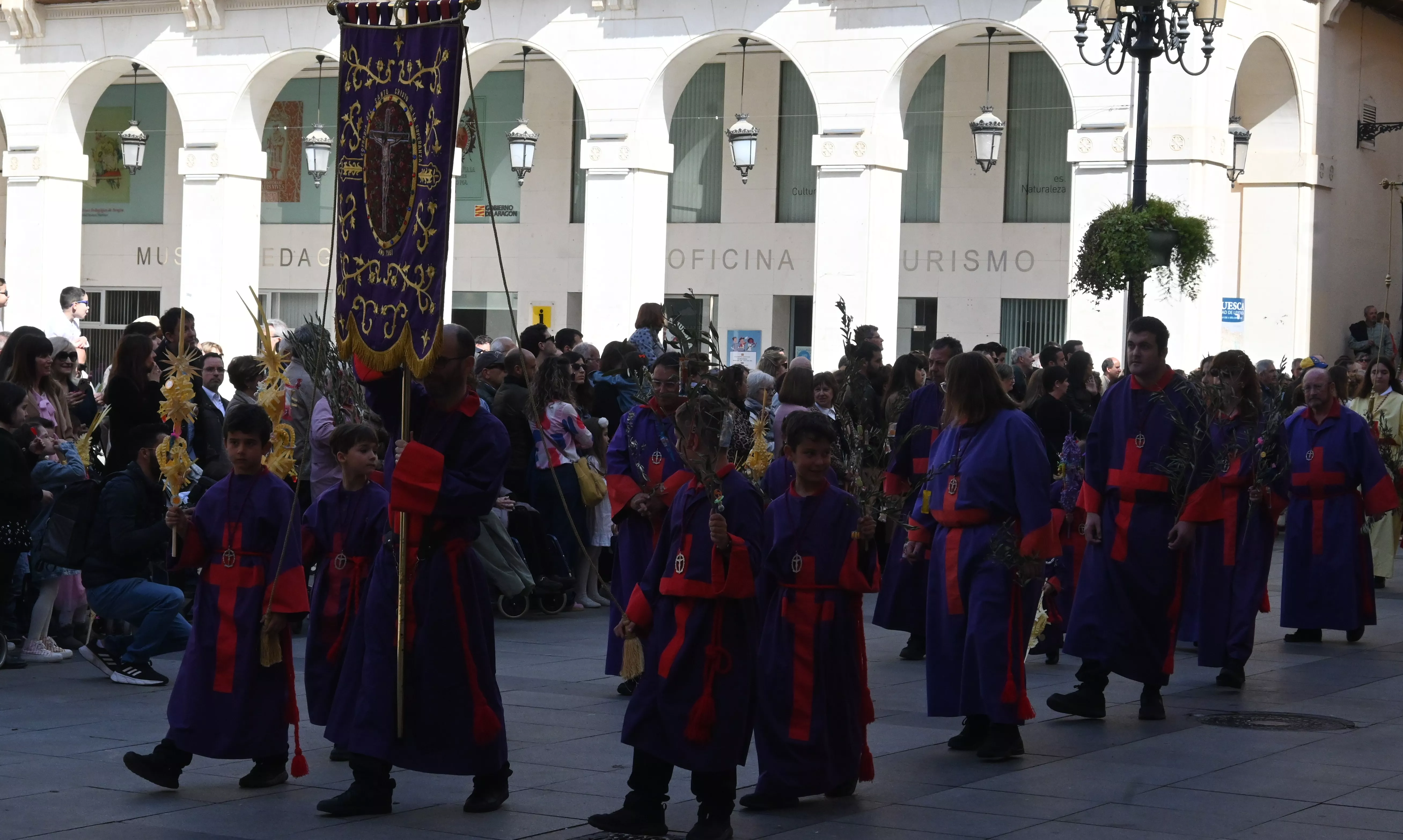 Procesión del Domingo de Ramos en Huesca. Foto Carlos Jalle