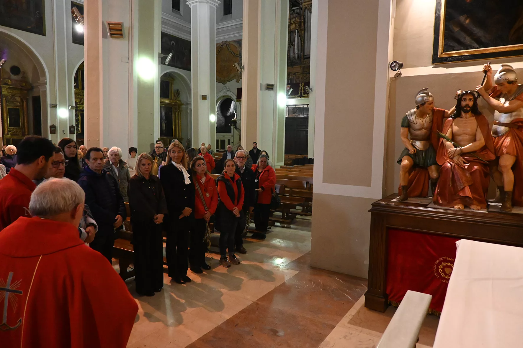 Altar del Cristo Coronado en San Lorenzo. Foto Carlos Jalle