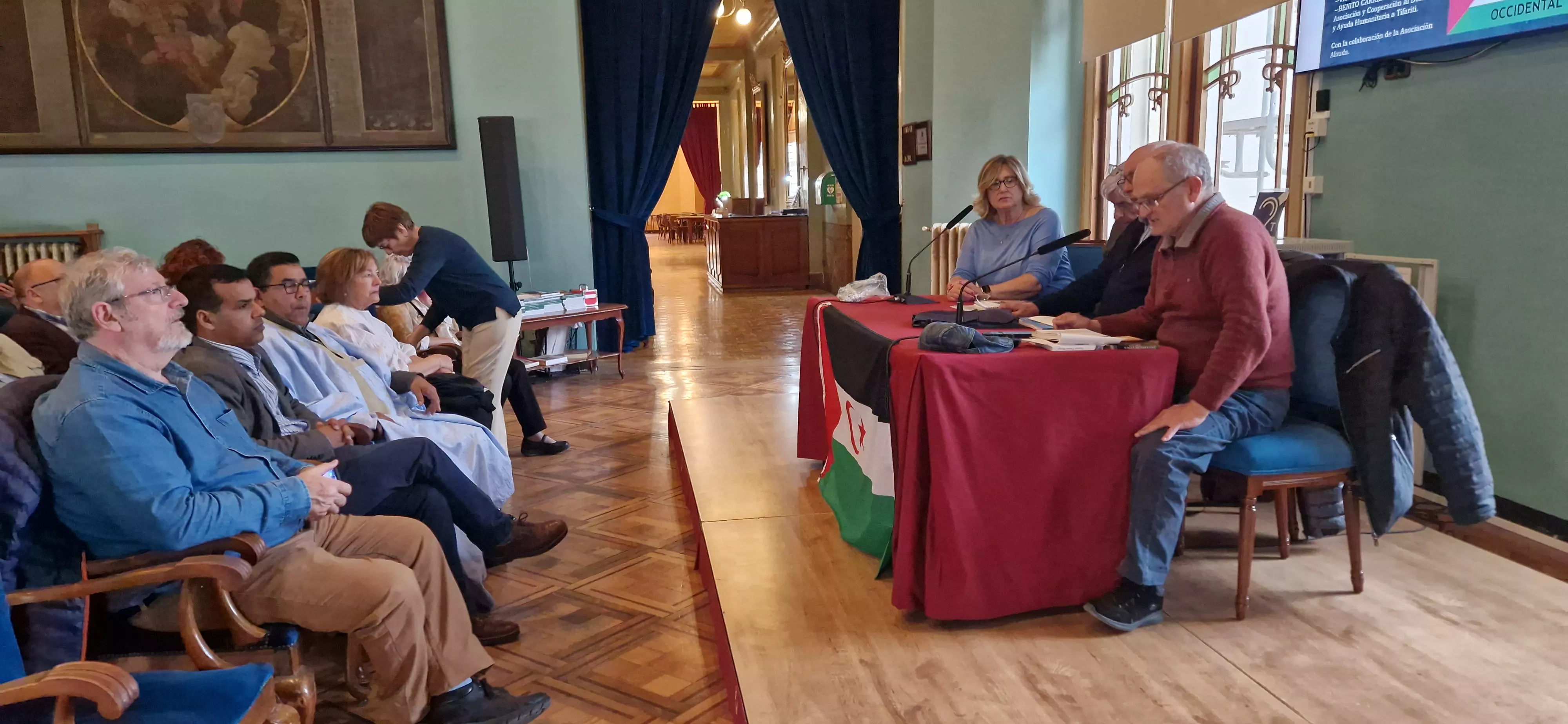presentación del libro "Sobrevivir en el Sáhara Occidental" de Vicente Ubalde