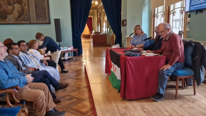 presentación del libro "Sobrevivir en el Sáhara Occidental" de Vicente Ubalde